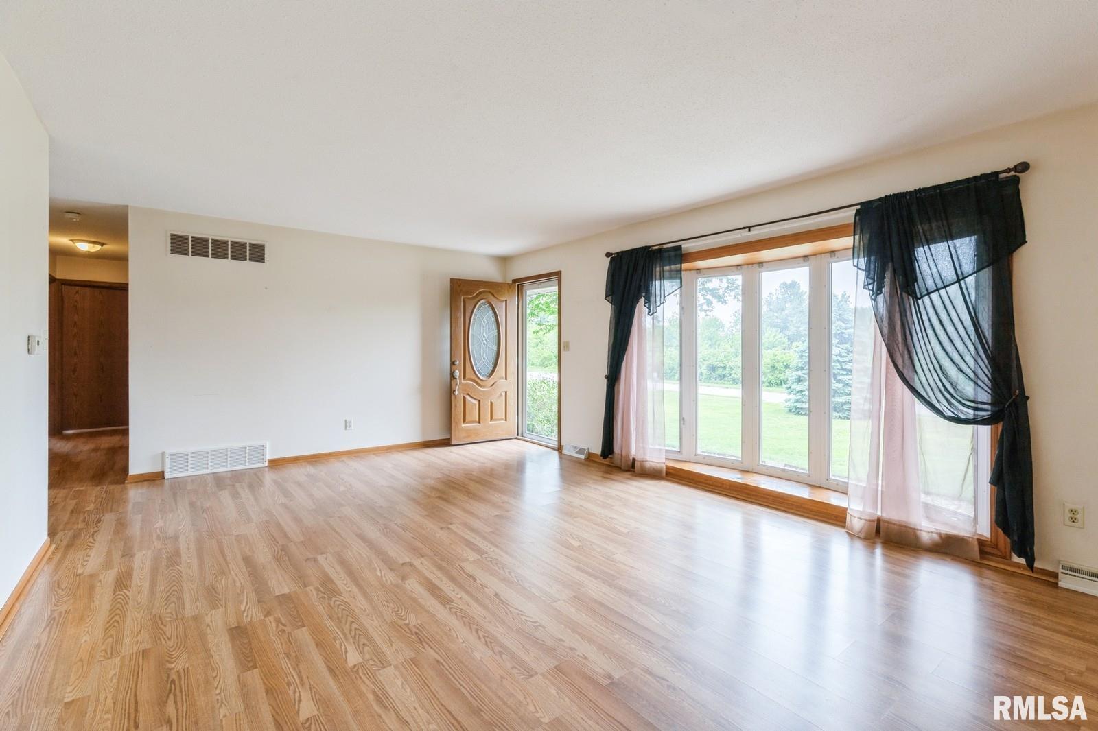 2212 Hartsmill Road, Clinton, Iowa image 18