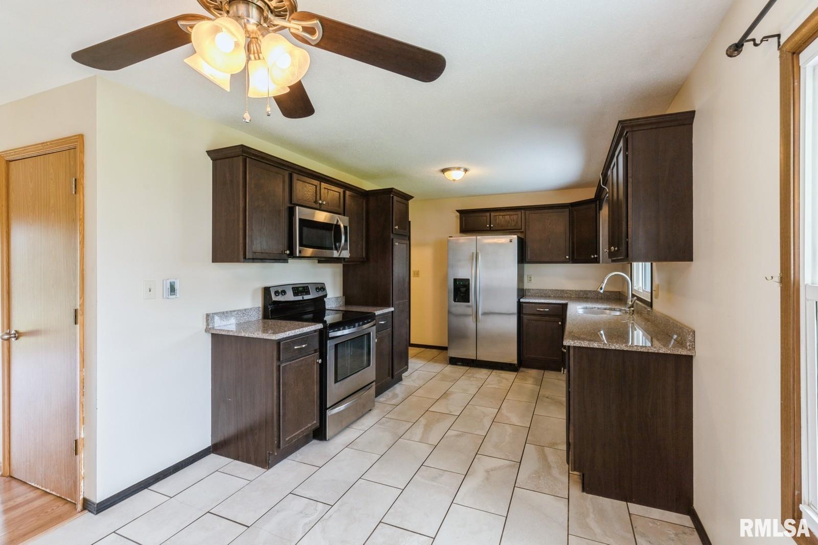 2212 Hartsmill Road, Clinton, Iowa image 21