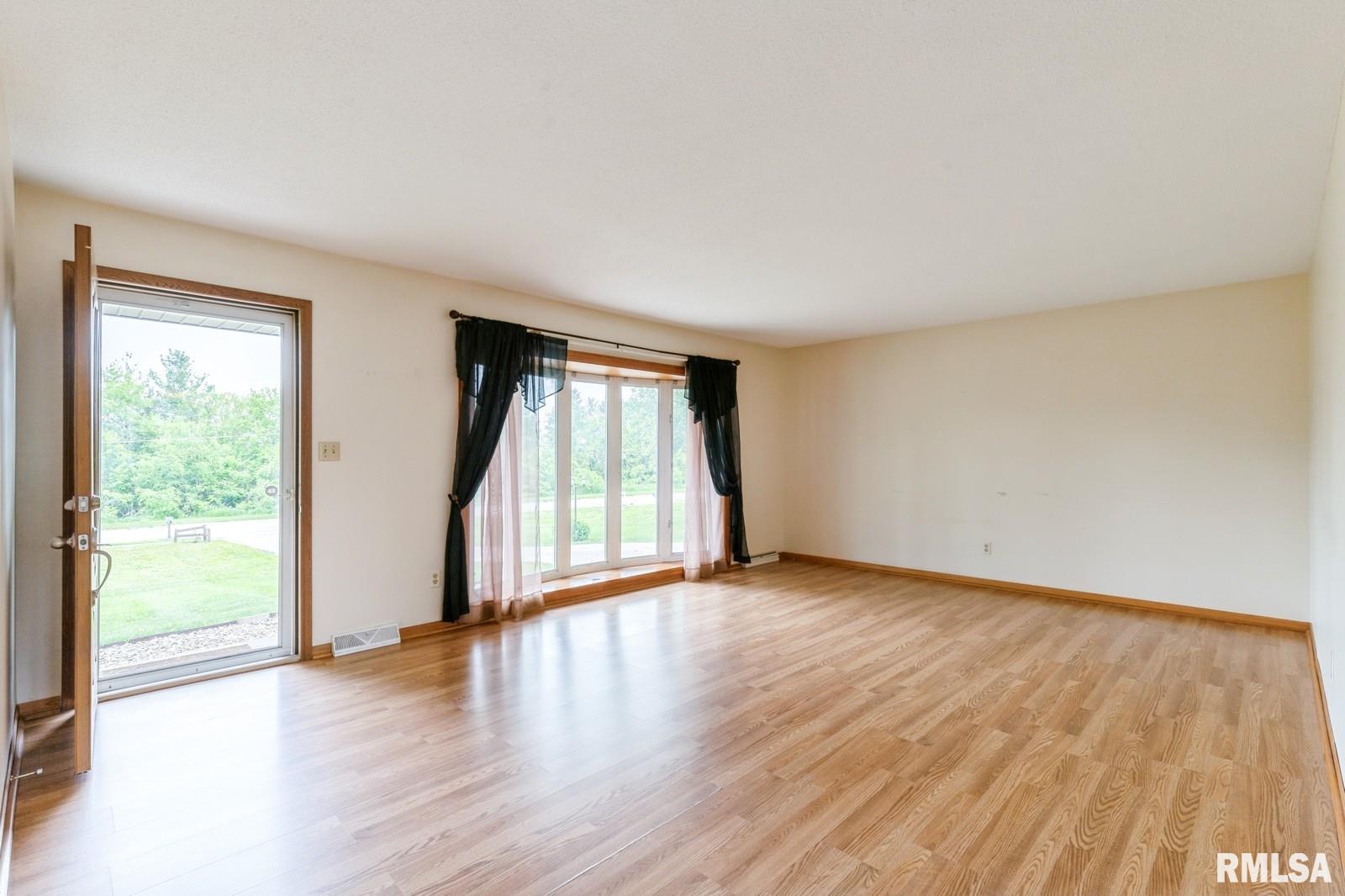 2212 Hartsmill Road, Clinton, Iowa image 19