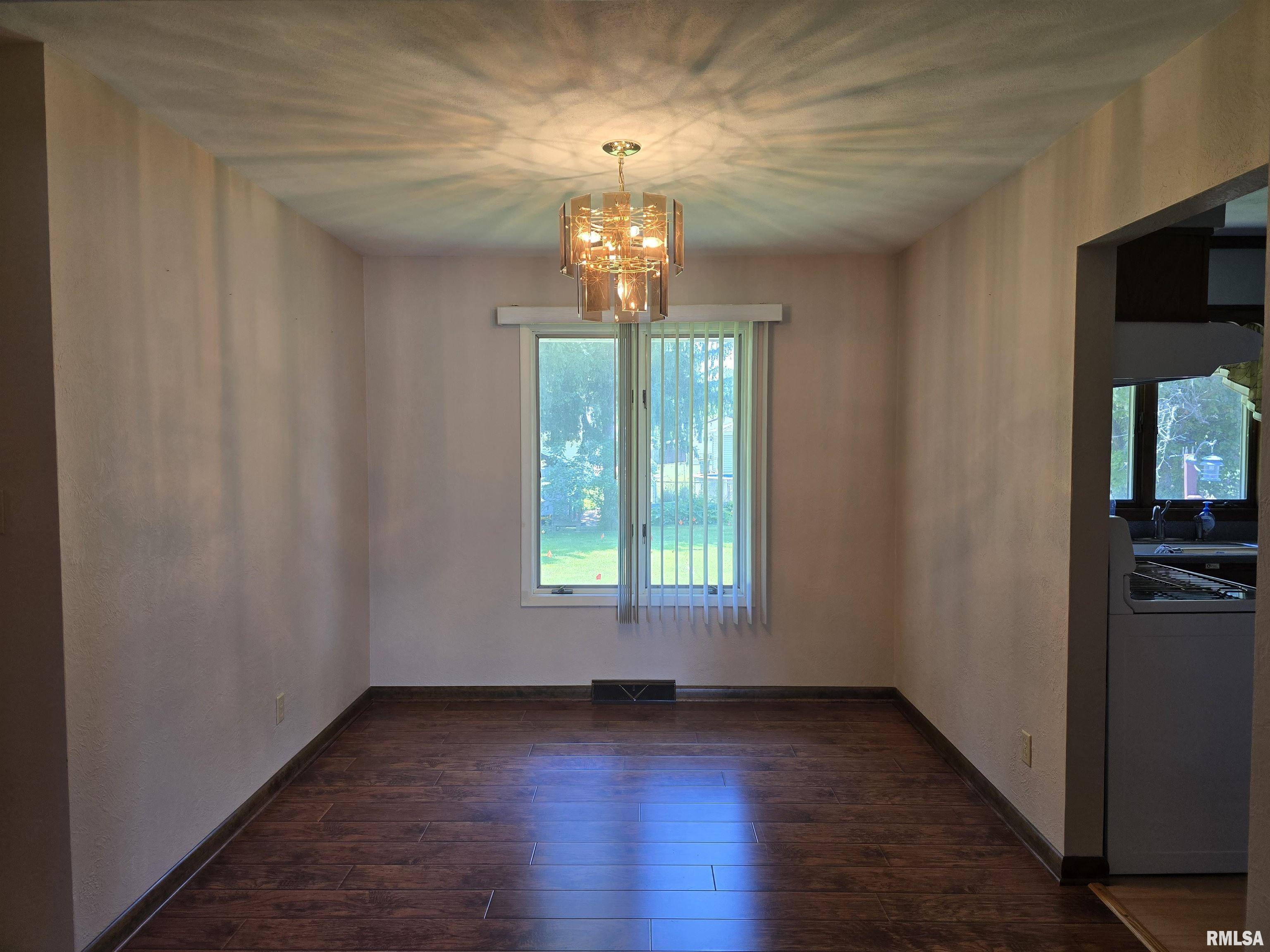318 Harvester Road, Canton, Illinois image 10