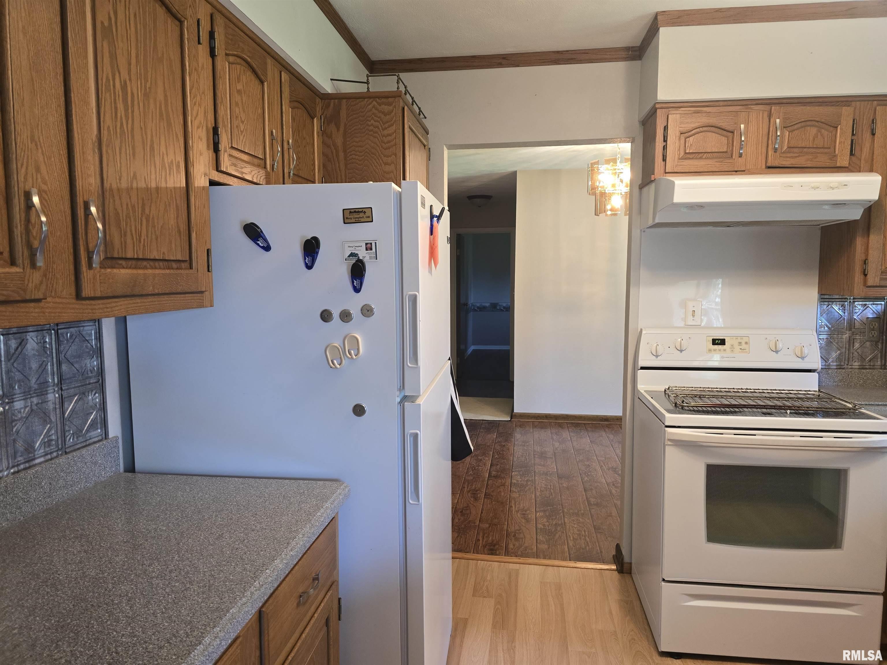 318 Harvester Road, Canton, Illinois image 14