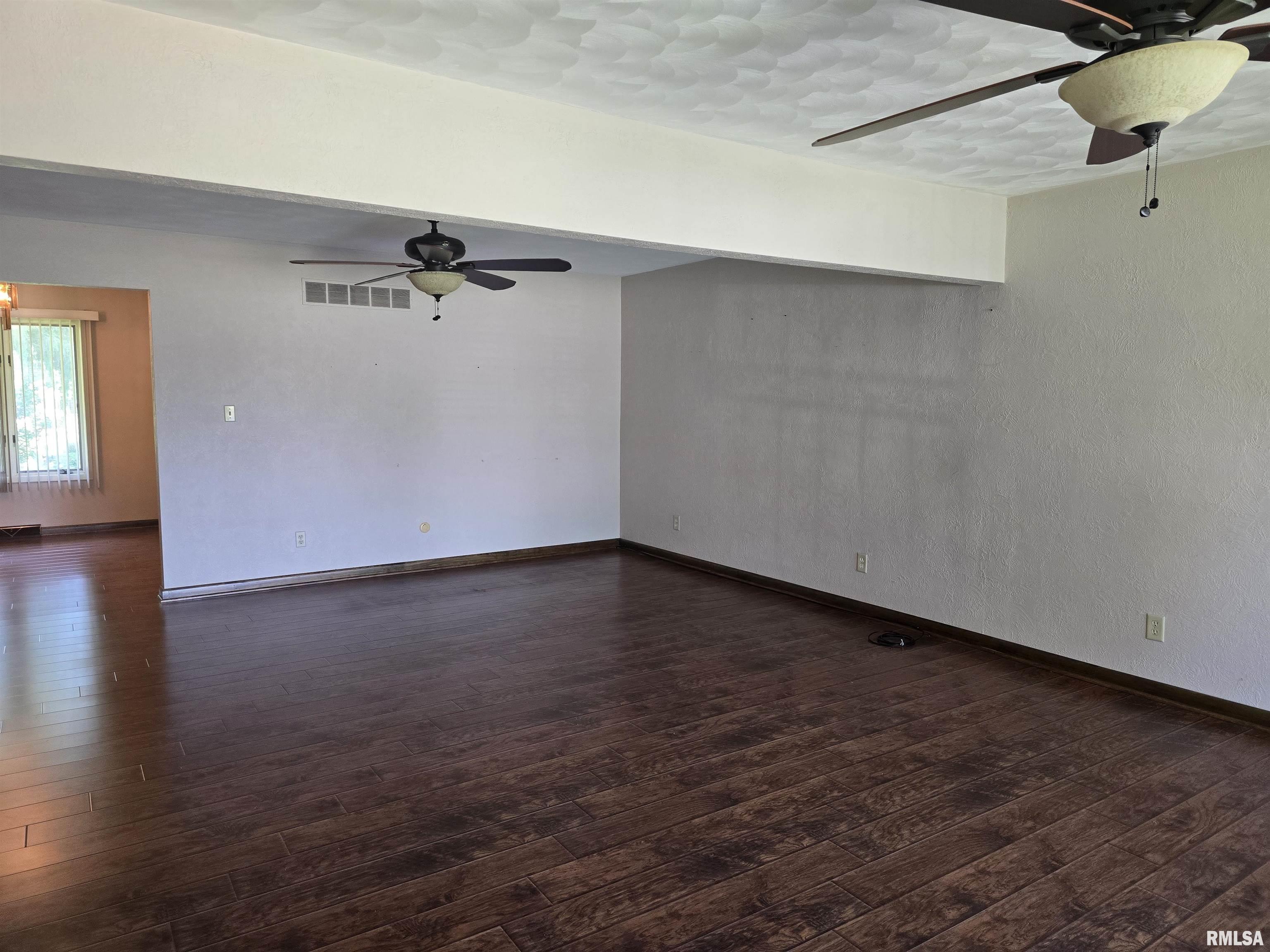318 Harvester Road, Canton, Illinois image 7