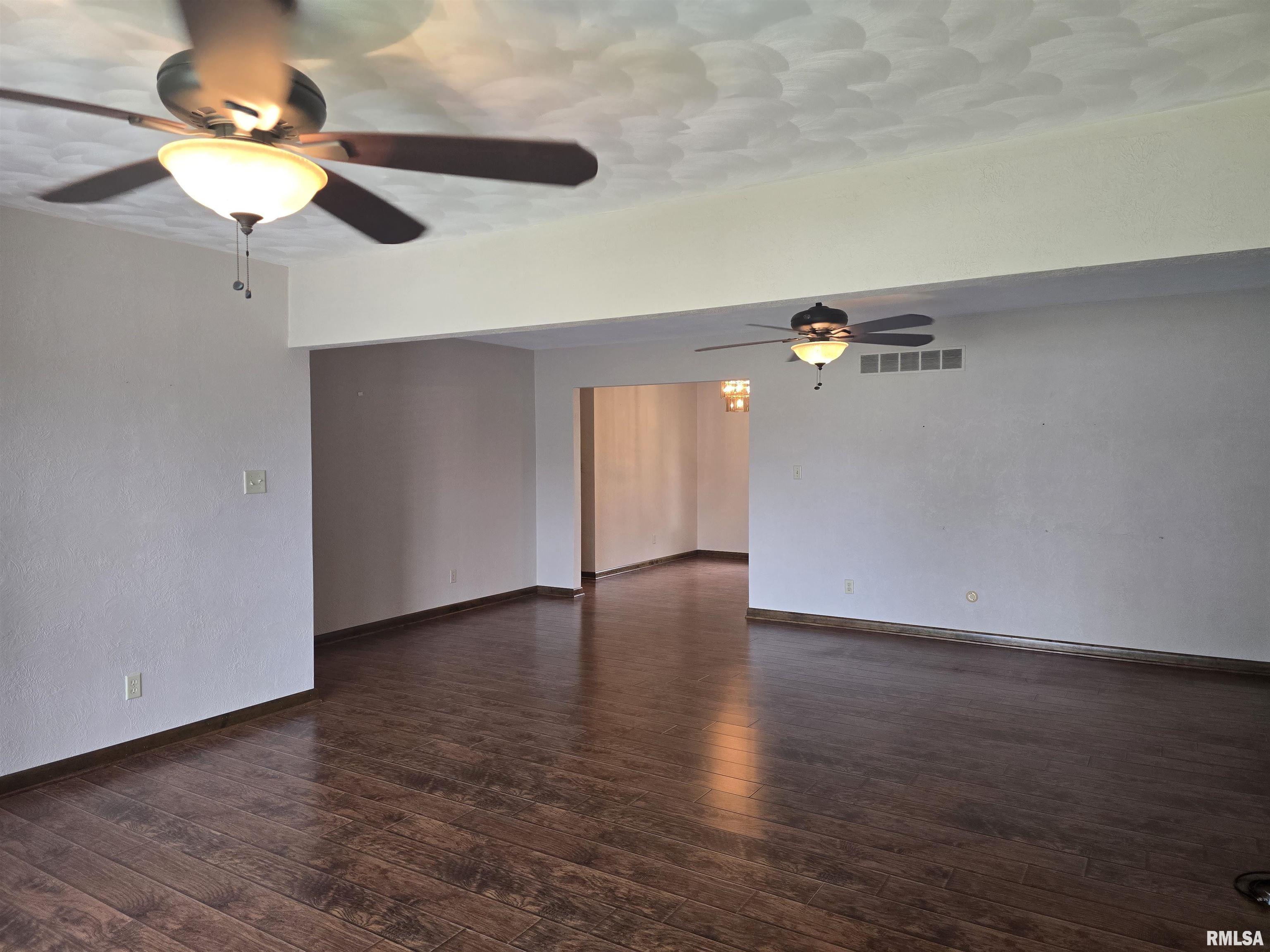 318 Harvester Road, Canton, Illinois image 4