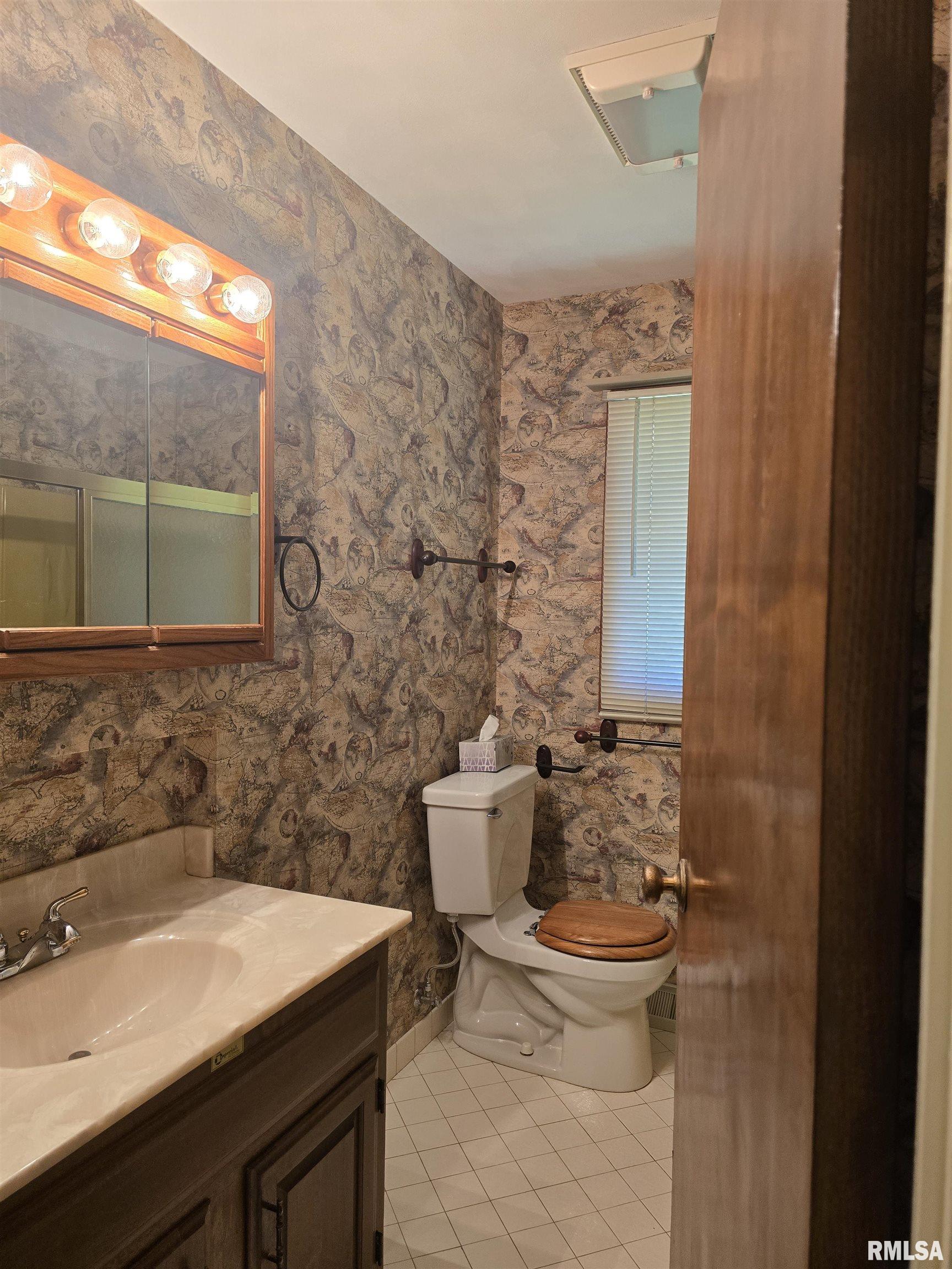 318 Harvester Road, Canton, Illinois image 22