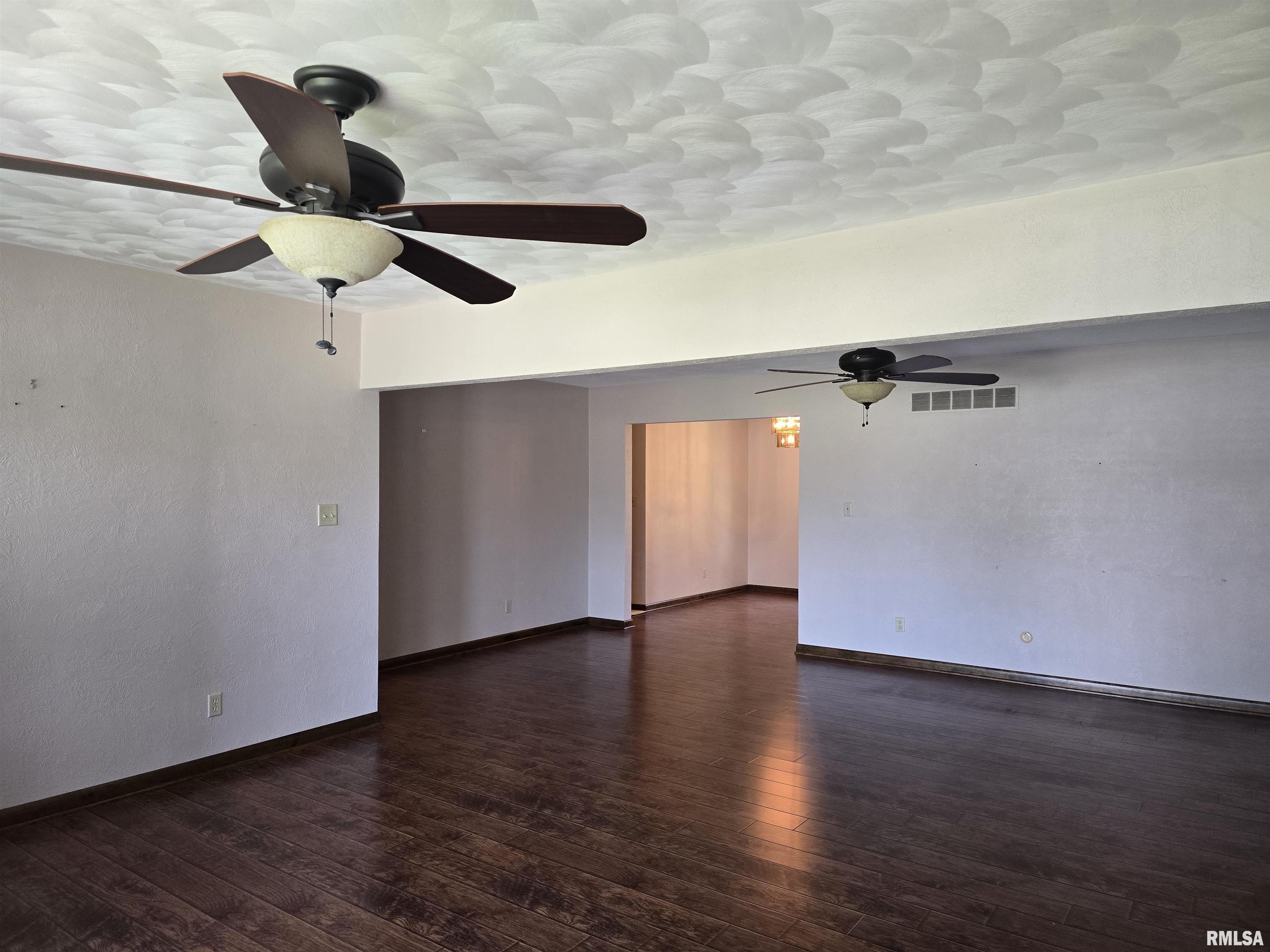 318 Harvester Road, Canton, Illinois image 6