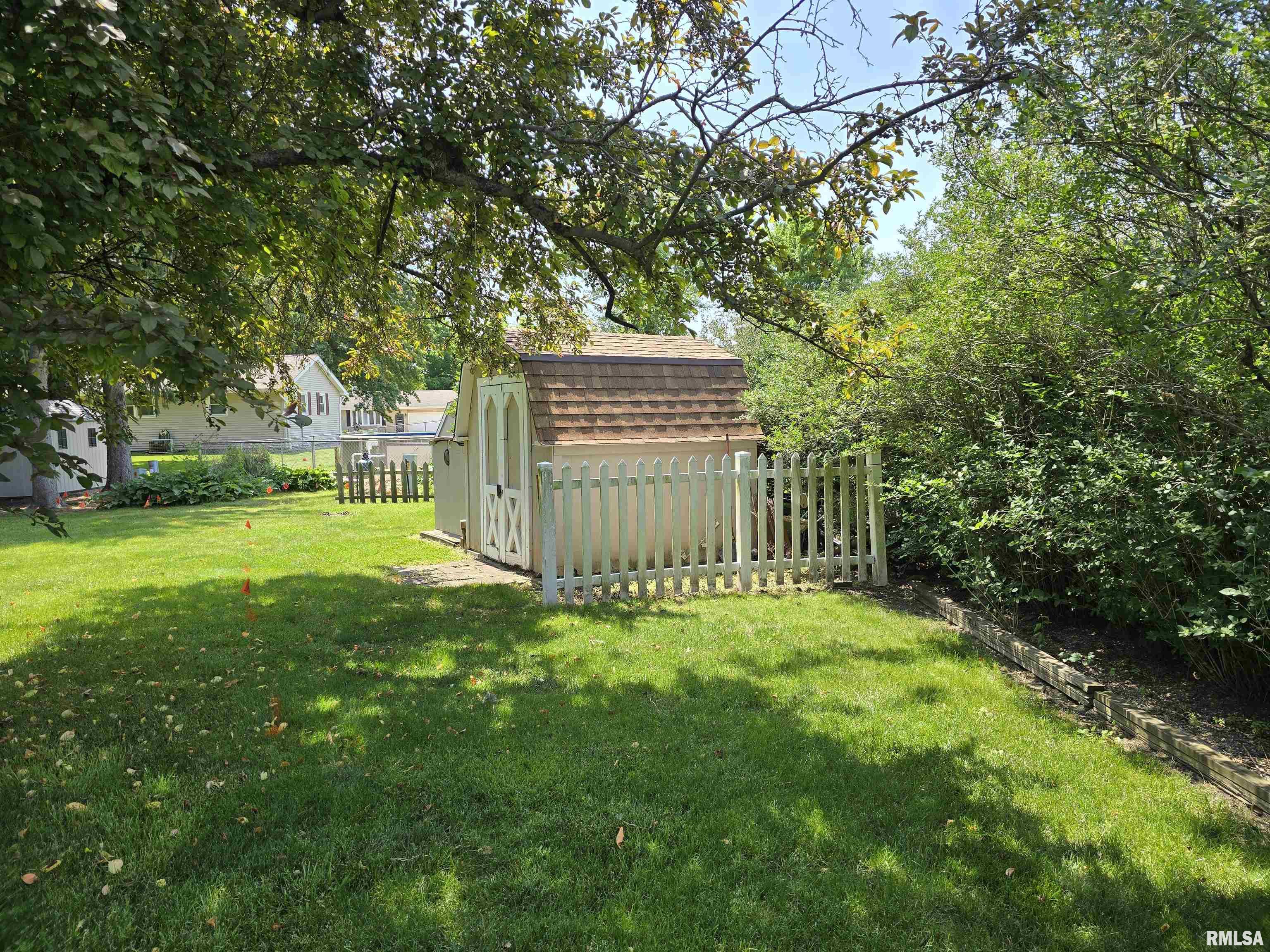 318 Harvester Road, Canton, Illinois image 41