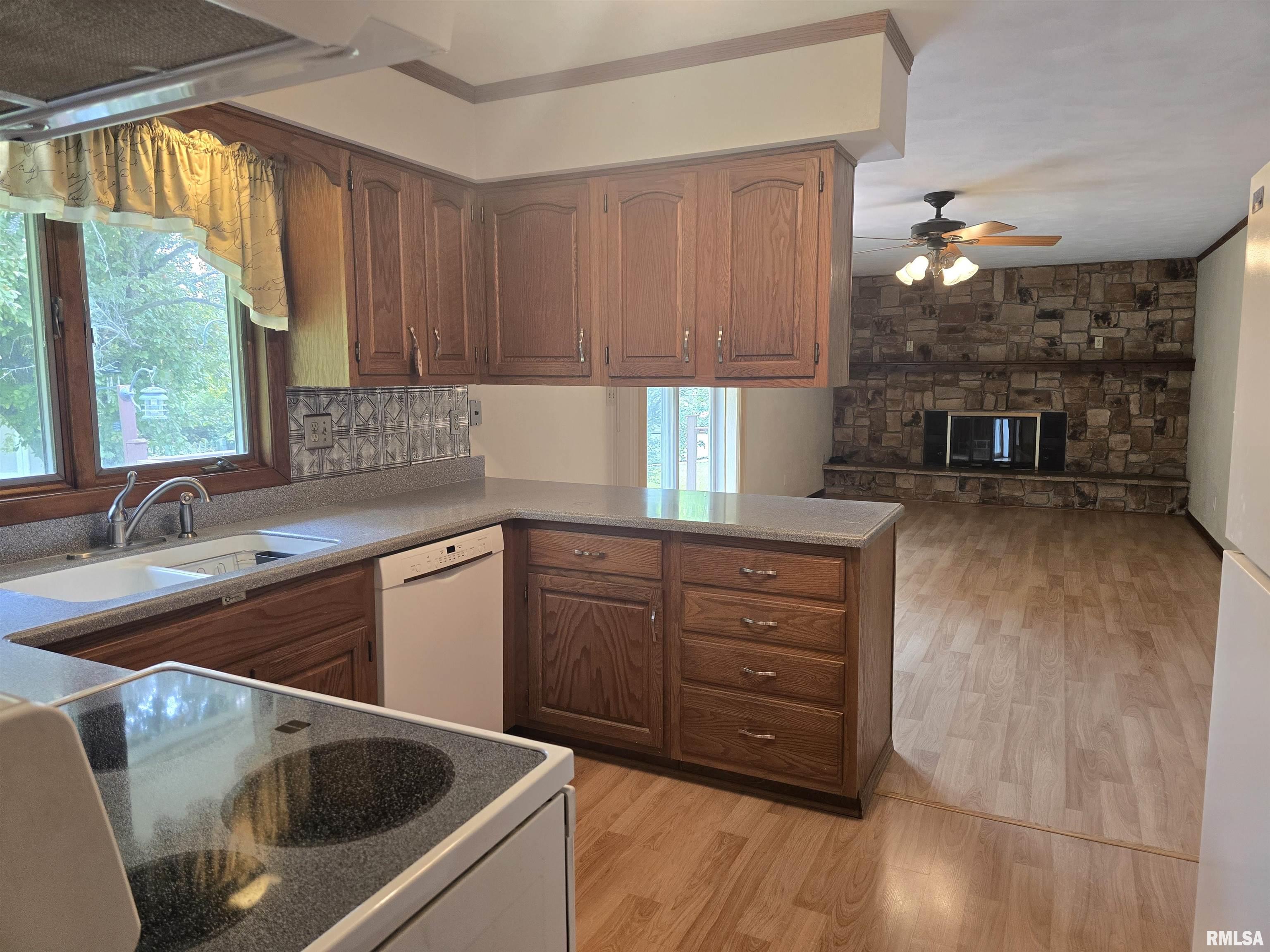 318 Harvester Road, Canton, Illinois image 13