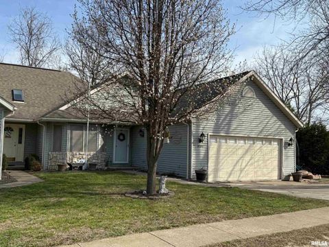 Homes For Sale - 19298 Pinecrest Road<br/> Petersburg, IL 62675
