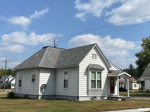 Homes For Sale - 701 W Rich Street<br/> Christian County, Taylorville, IL 62568
