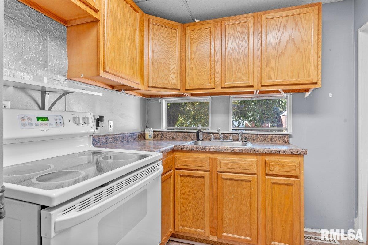 2069 N 8th Street, Springfield, Illinois image 18