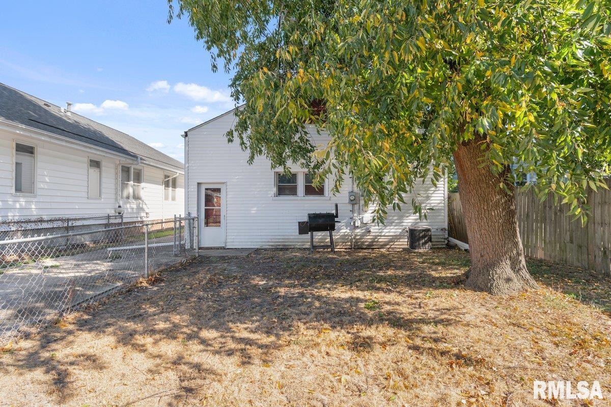 2069 N 8th Street, Springfield, Illinois image 22