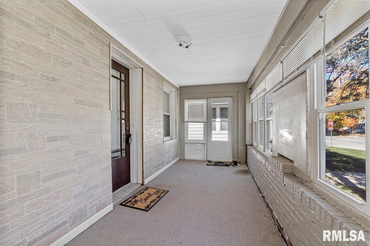 2069 N 8th Street, Springfield, Illinois image 4