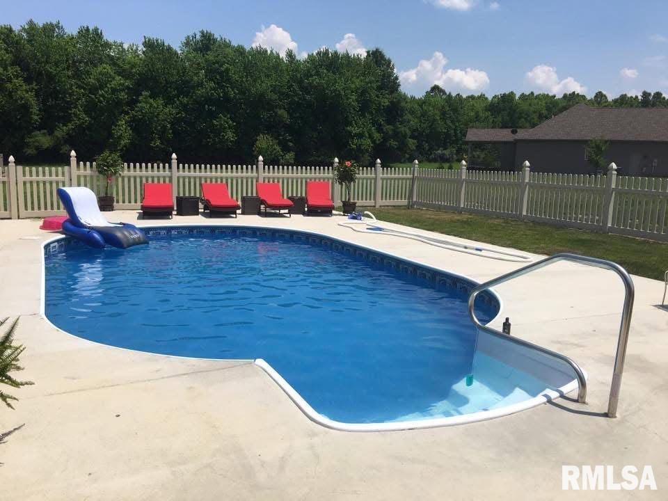 1200 Wildflower Lane, Herrin, Illinois image 11