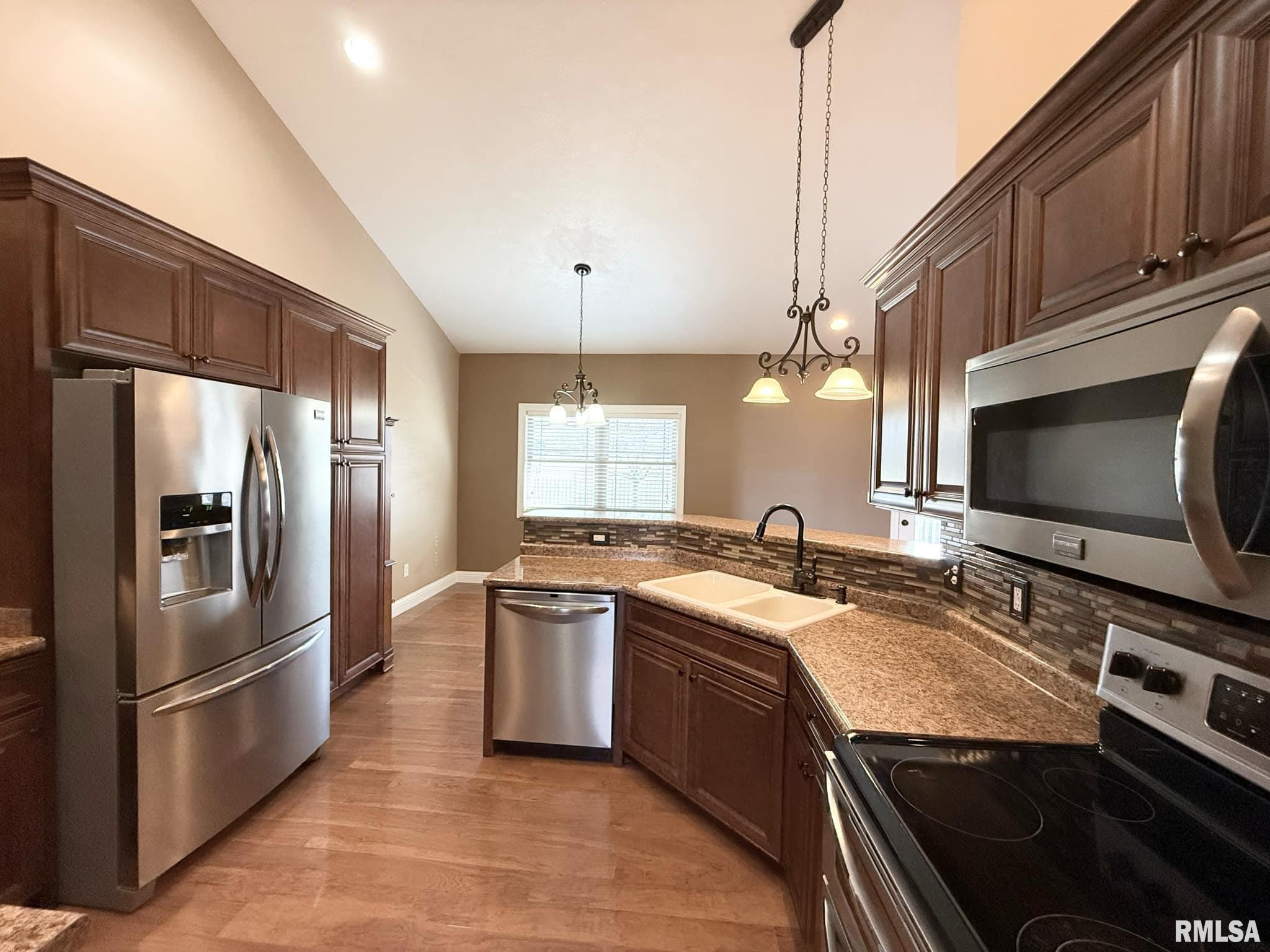1200 Wildflower Lane, Herrin, Illinois image 16