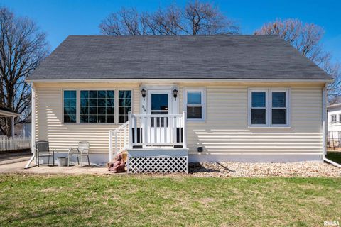 Homes For Sale - 304 N Magnolia Street<br/> Elmwood, IL 61529