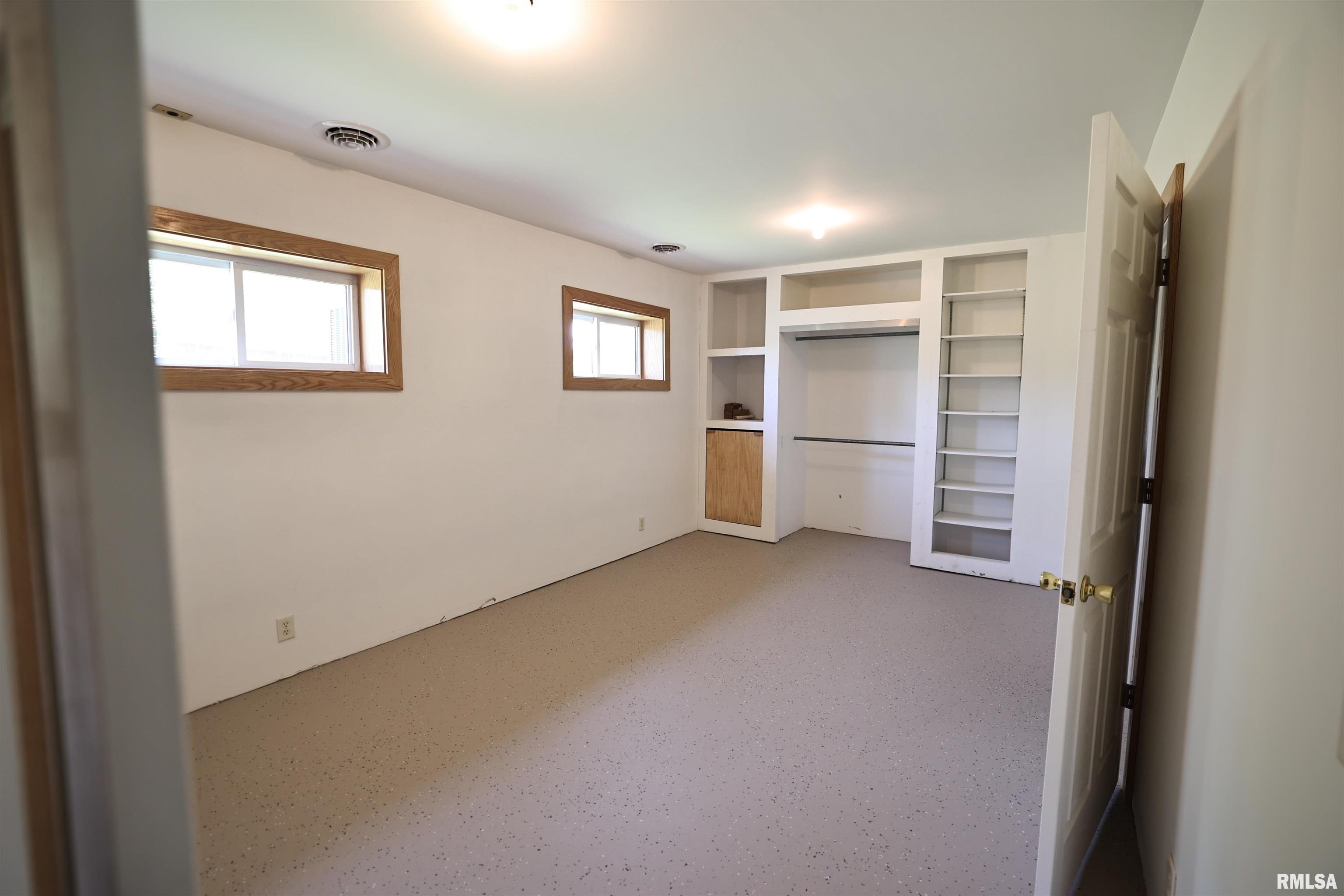 15937 E Highway 24 Highway, Lewistown, Illinois image 12