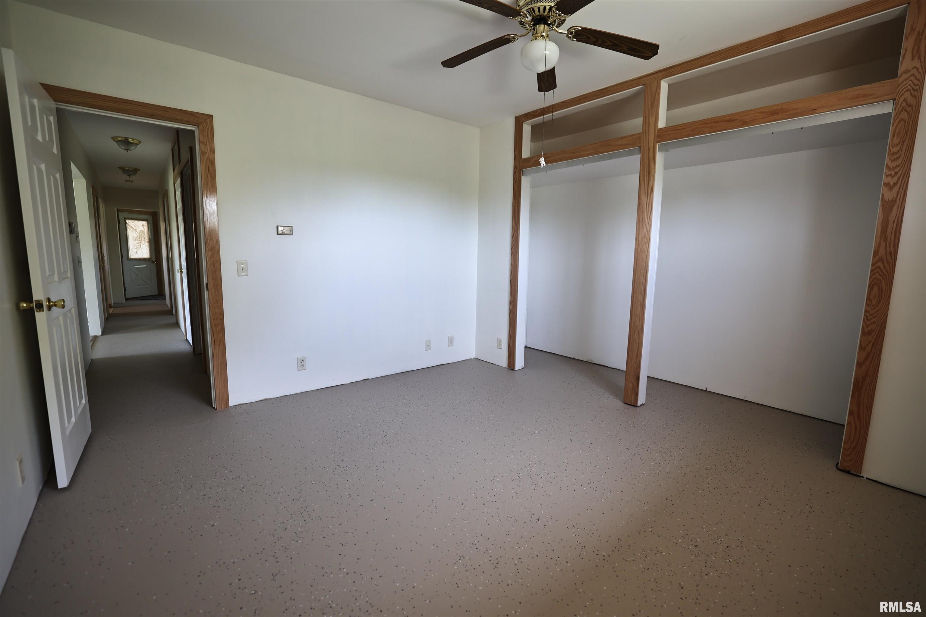 15937 E Highway 24 Highway, Lewistown, Illinois image 6