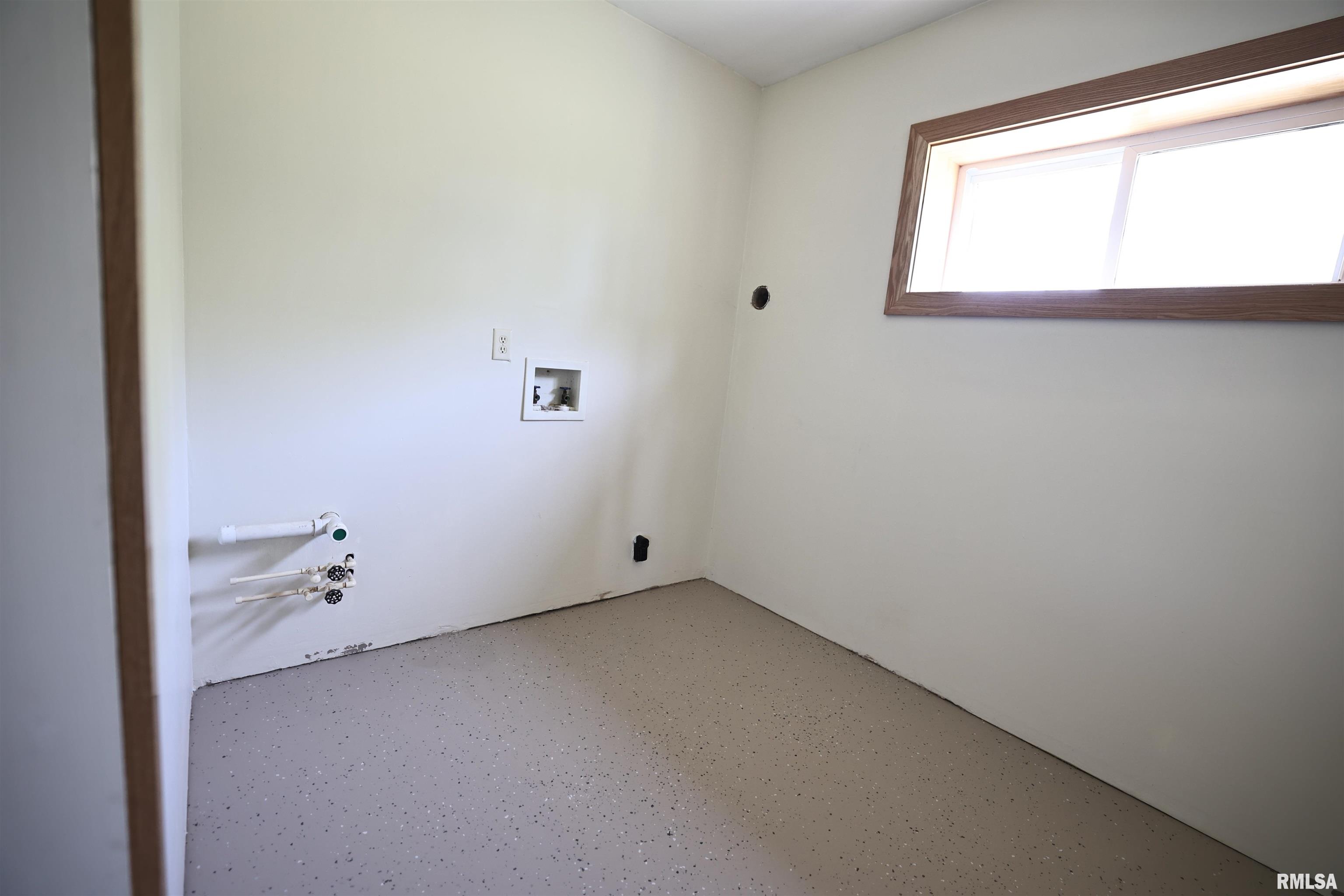 15937 E Highway 24 Highway, Lewistown, Illinois image 16