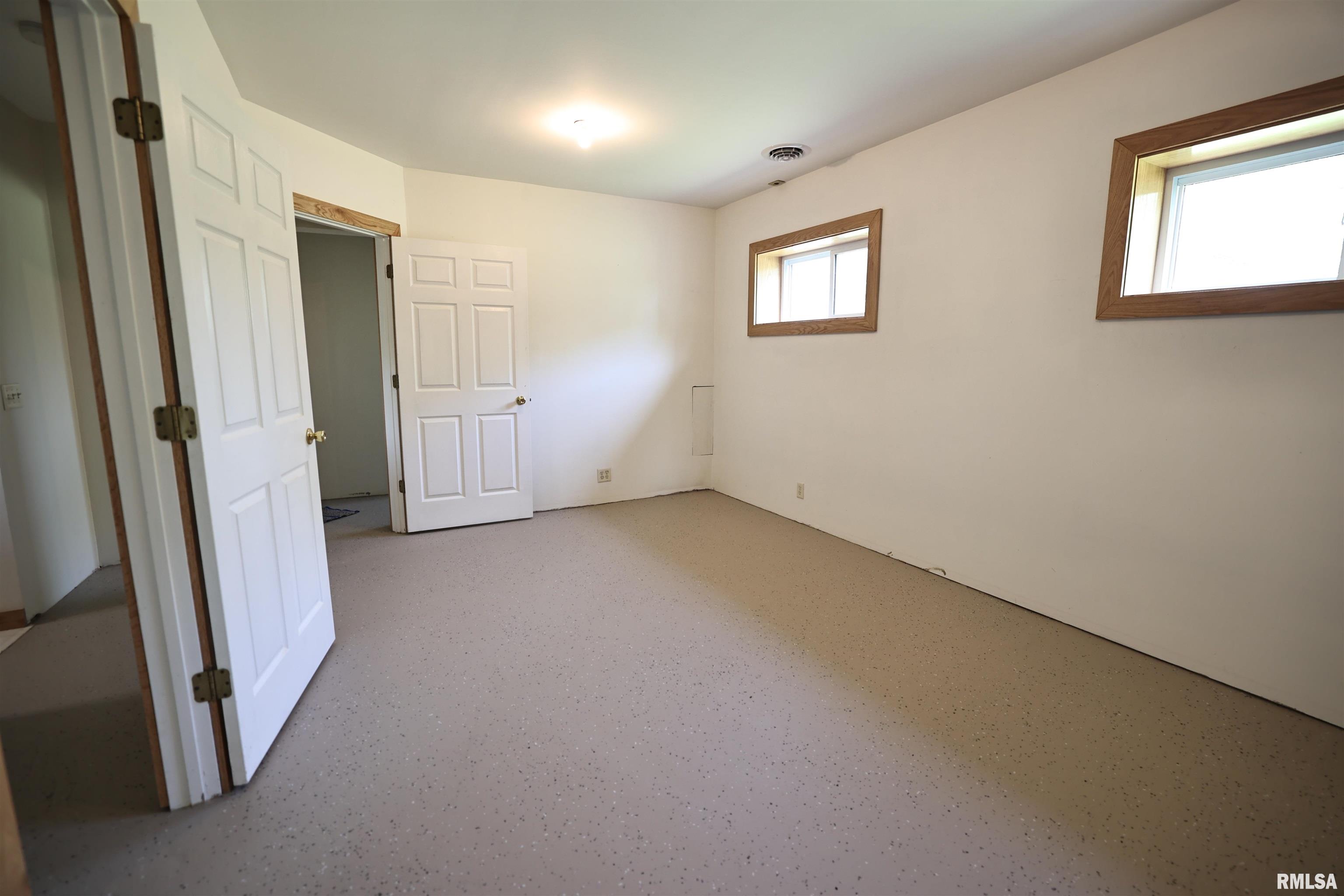15937 E Highway 24 Highway, Lewistown, Illinois image 14