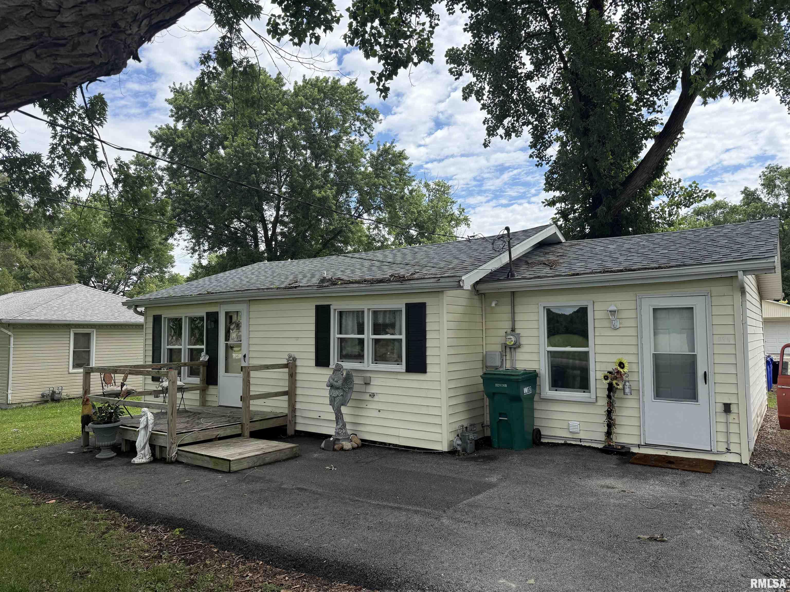 Photo 1 of 17 — 3534 N CHARLES Street, Decatur, IL 62526