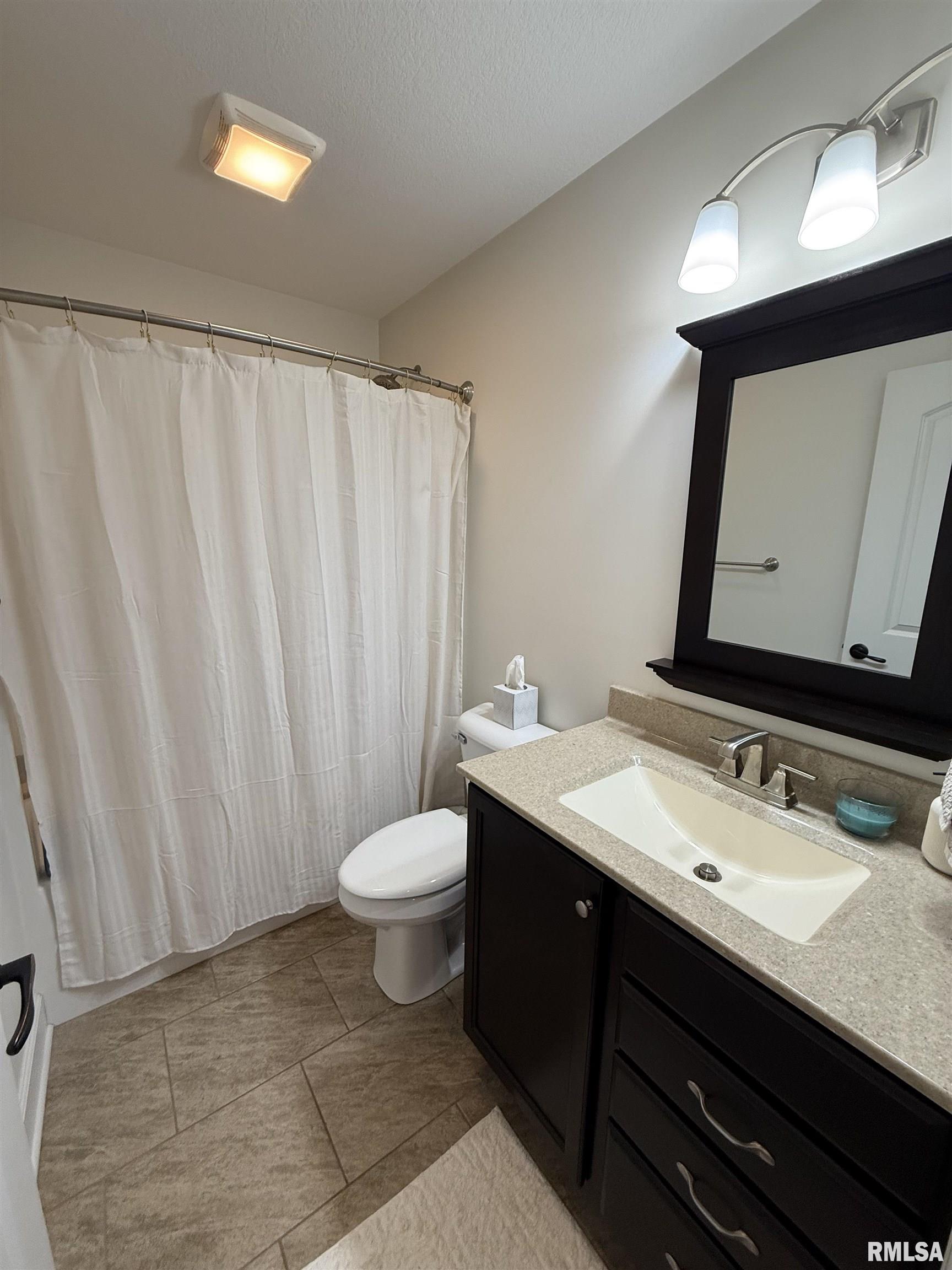 511 Gardendale Drive, Quincy, Illinois image 17