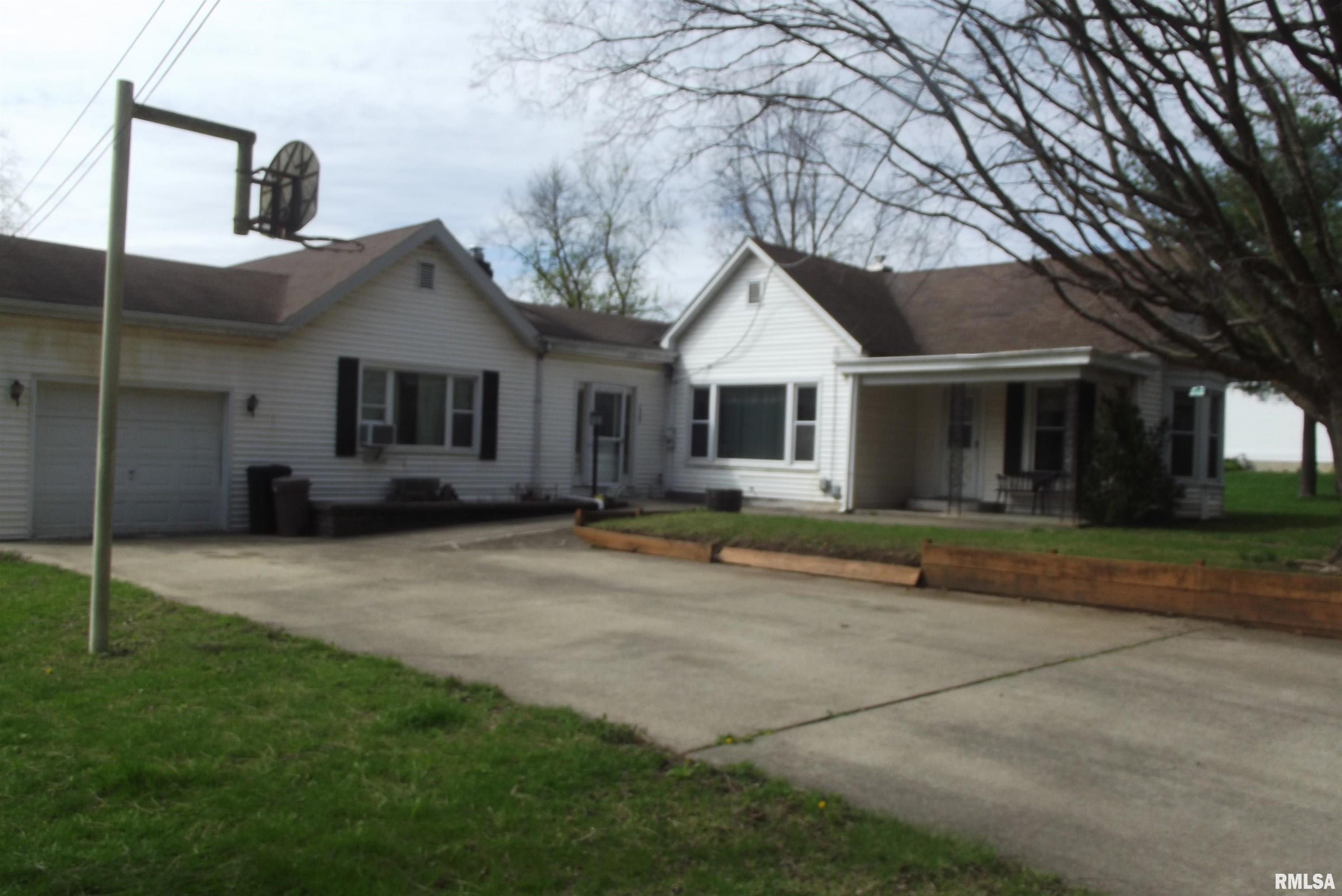 3507 River Road, Riverton, Illinois image 1