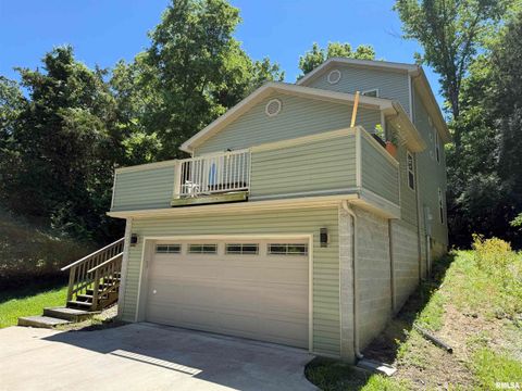 Homes For Sale - 701 E Campus Drive<br/> Jackson County, Carbondale, IL 62901