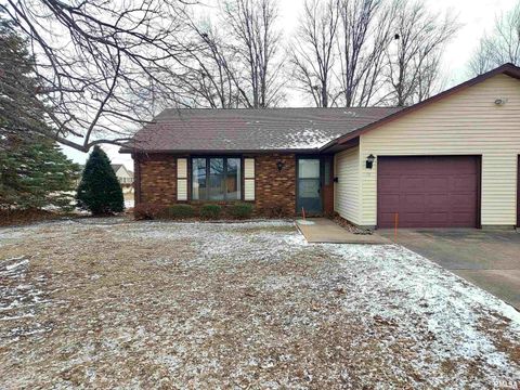 Homes For Sale - 413 Evergreen Drive<br/> Macomb, IL 61455
