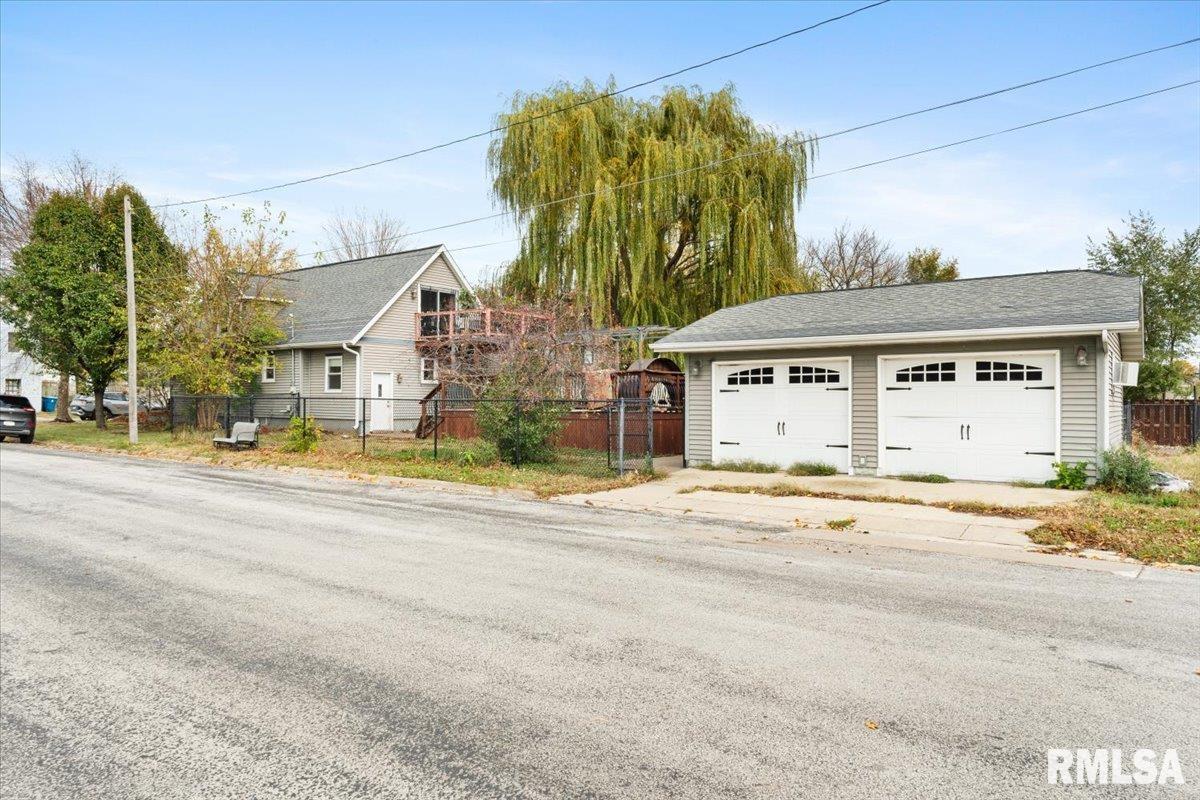 631 2nd Street, Buffalo, Iowa image 7