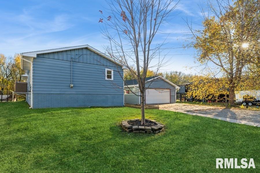 2115 Swan Drive, Camanche, Iowa image 4