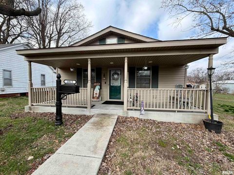 Homes For Sale - 1015 S Washington Street<br/> Saline County, Harrisburg, IL 62946