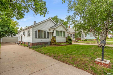 Homes For Sale - 420 W Albany Avenue<br/> Peoria, IL 61604