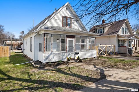 Homes For Sale - 425 Herman Street<br/> Tazewell County, Pekin, IL 61554