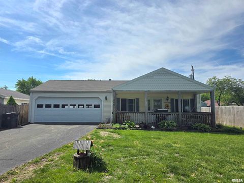 Photo of 1406 HENRIETTA Street, Pekin, IL 61554 (MLS # PA1265961)