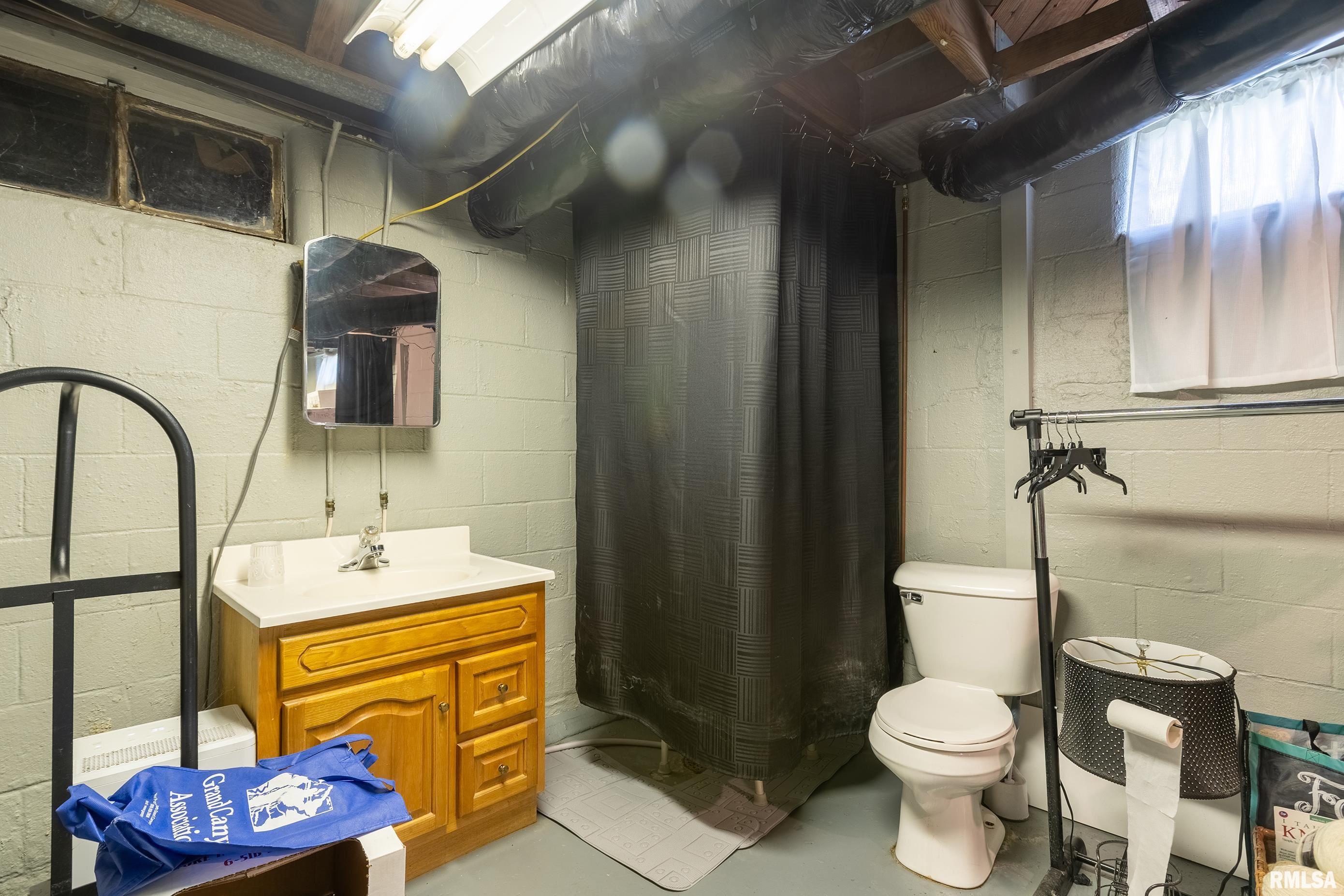 201 N Maple Street, Christopher, Illinois image 23