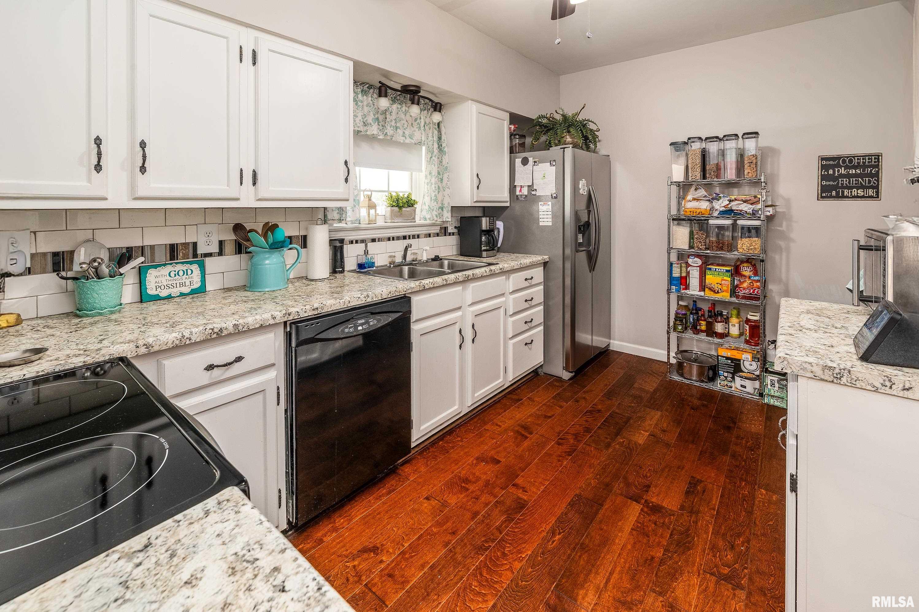 201 N Maple Street, Christopher, Illinois image 7