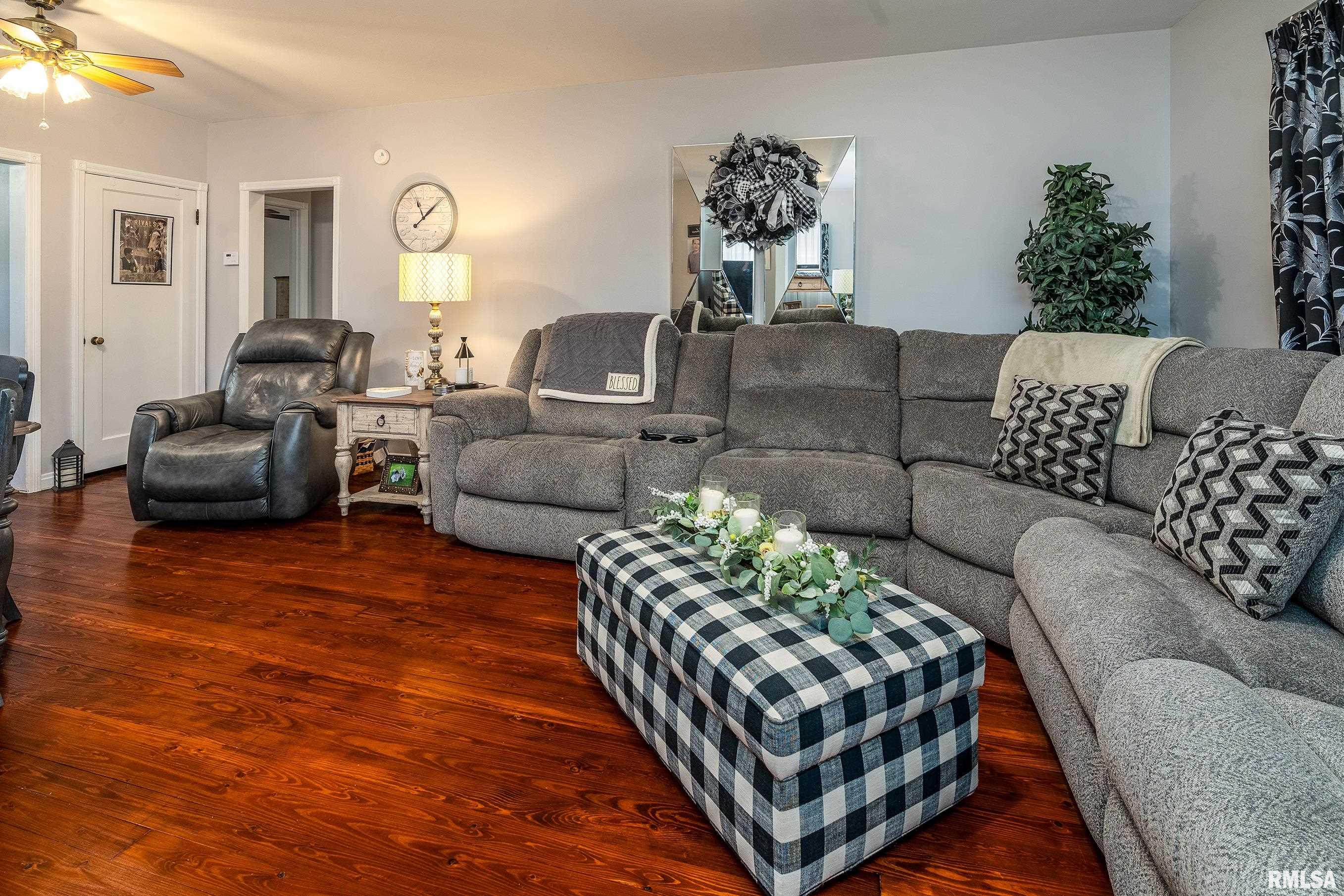 201 N Maple Street, Christopher, Illinois image 5
