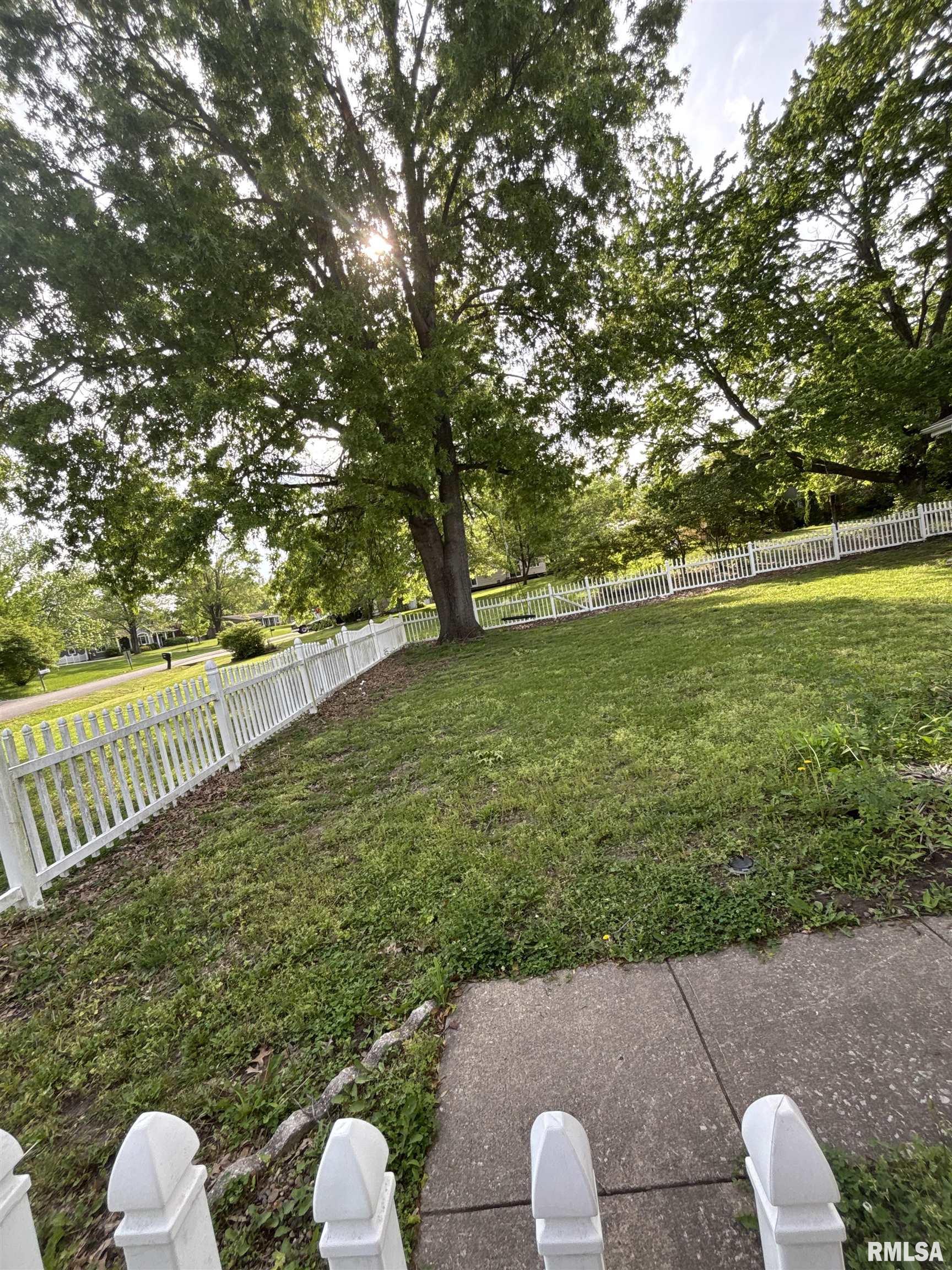 309 S Greenbriar Road, Carterville, Illinois image 14