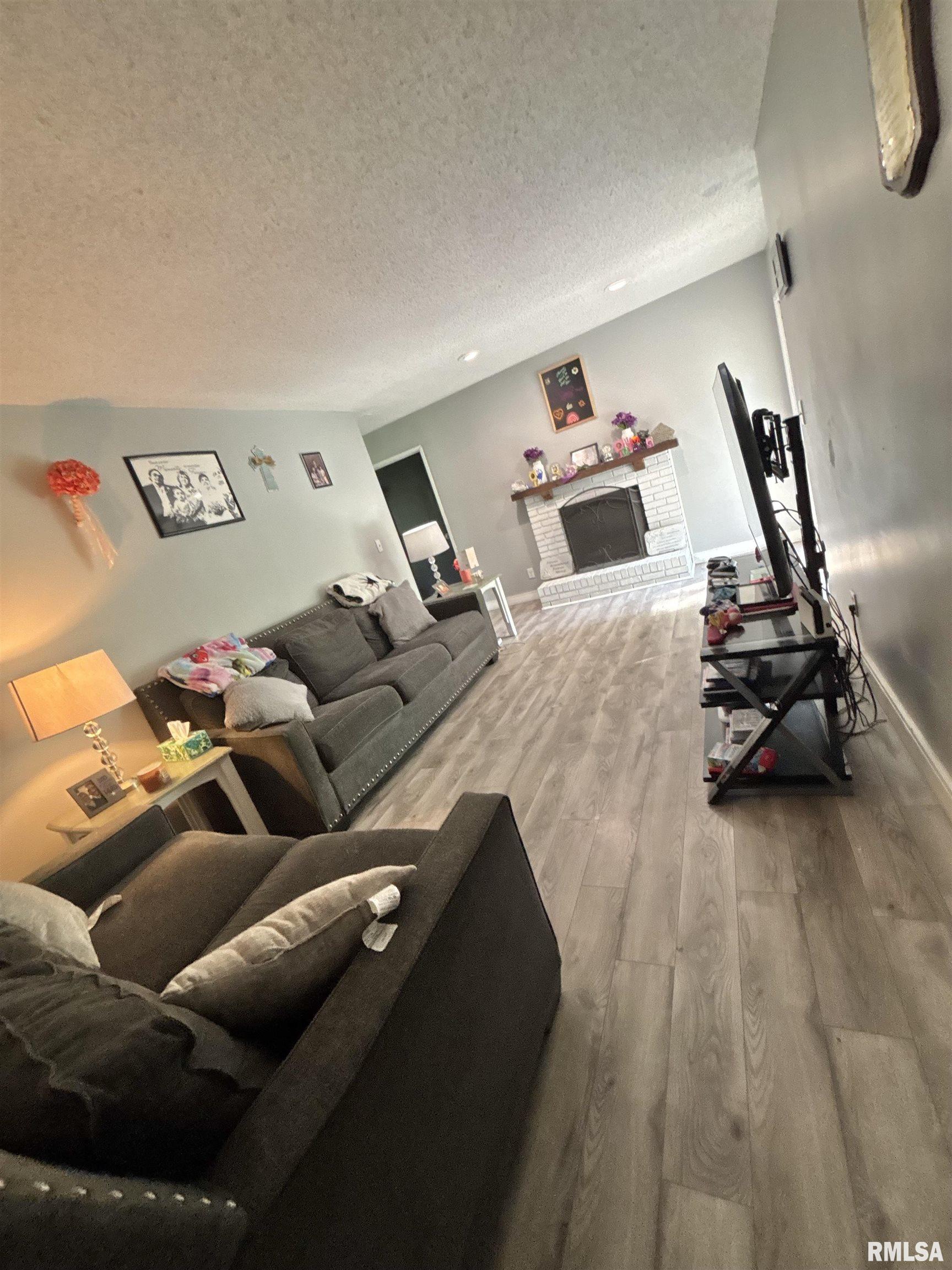 309 S Greenbriar Road, Carterville, Illinois image 4