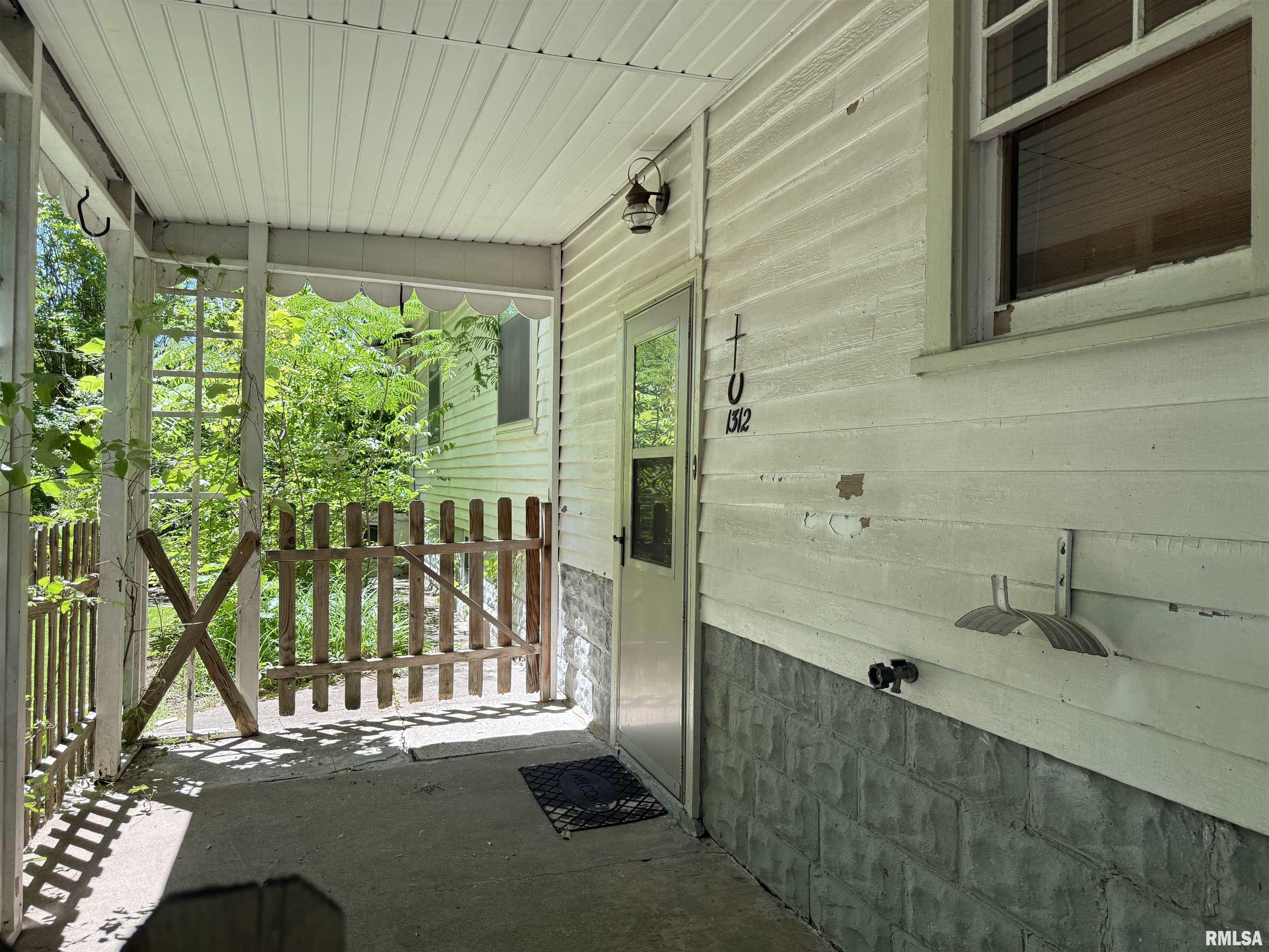 1312 W Sycamore Street, Carbondale, Illinois image 22
