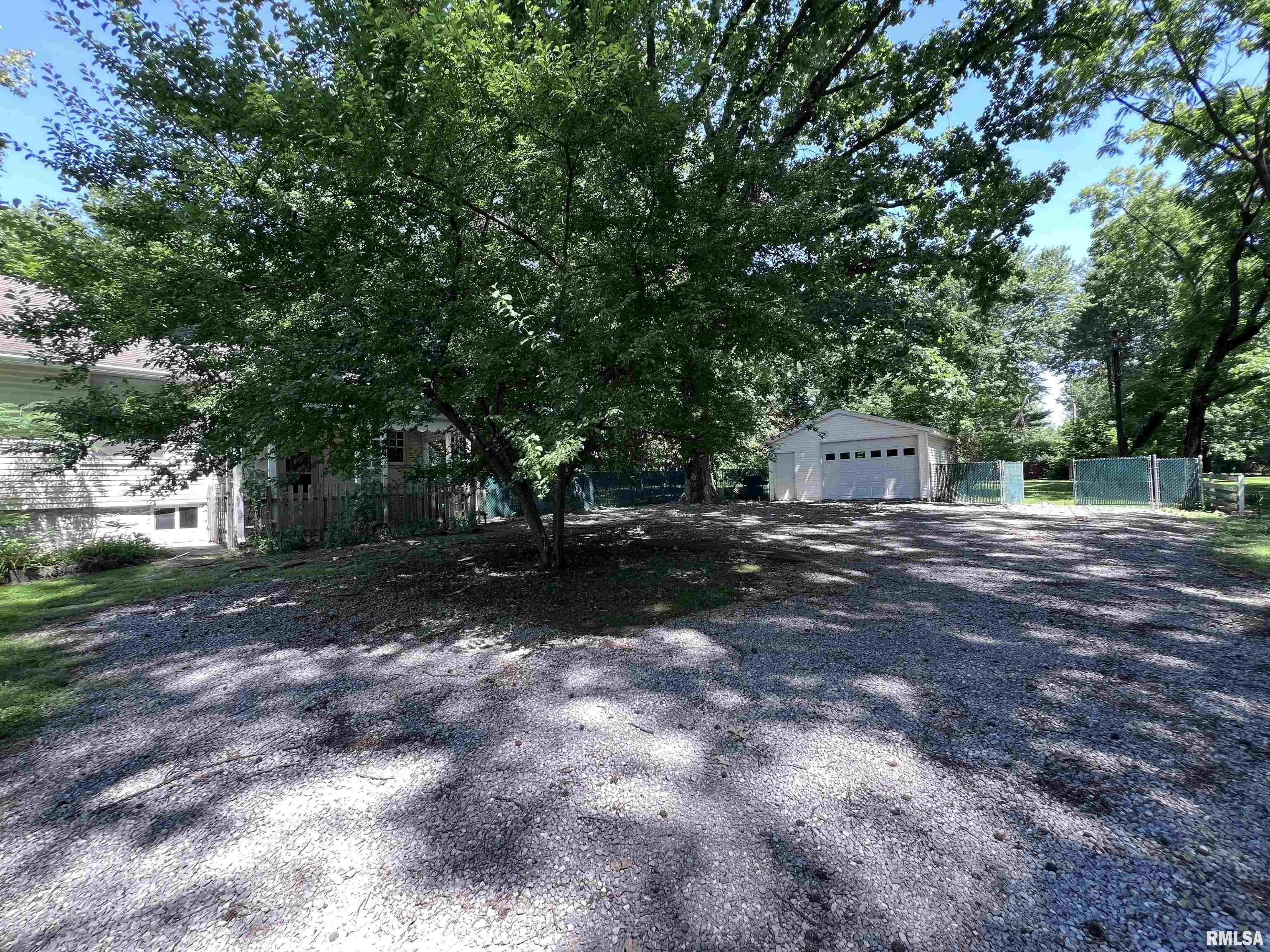1312 W Sycamore Street, Carbondale, Illinois image 32