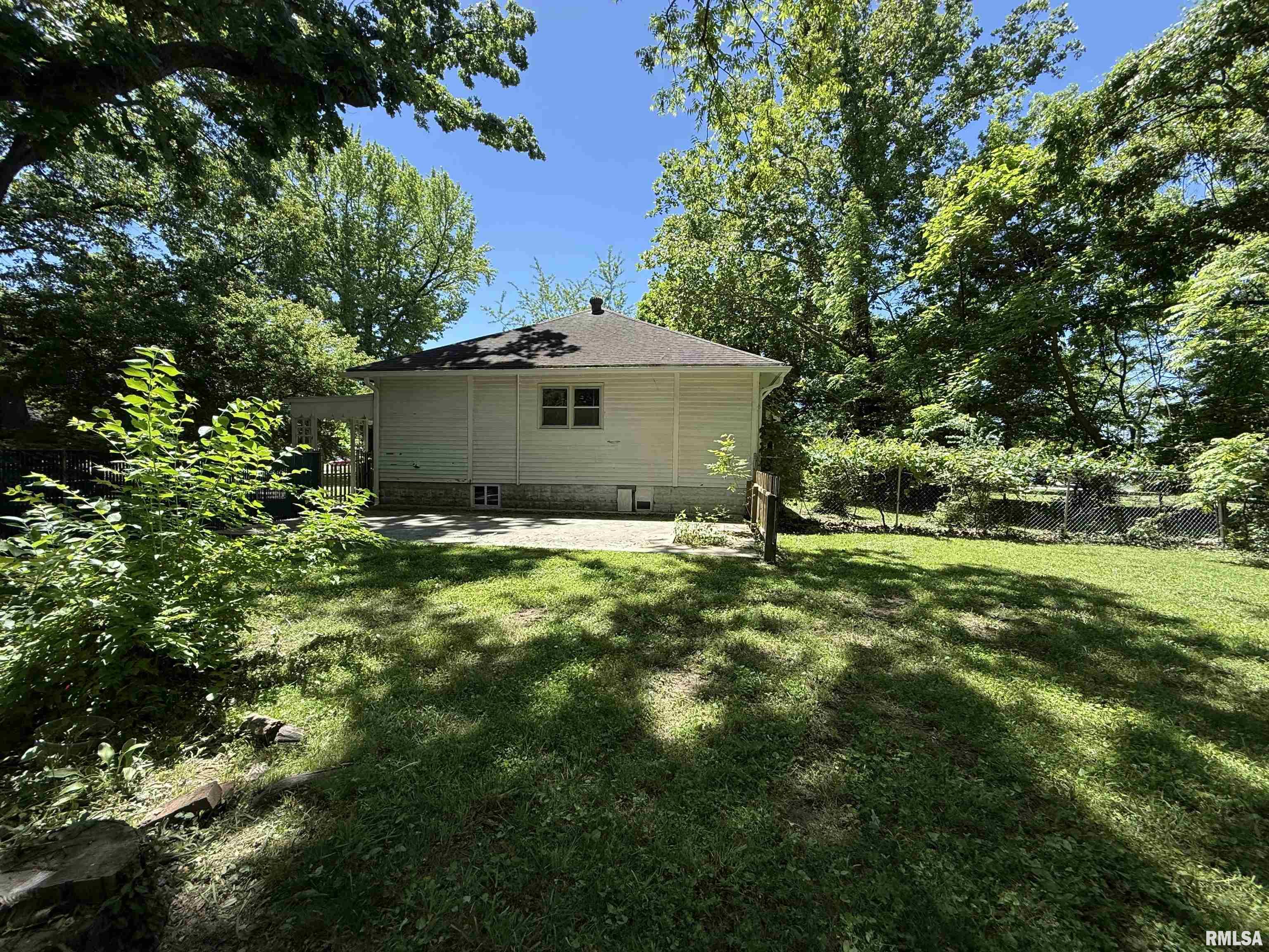 1312 W Sycamore Street, Carbondale, Illinois image 23