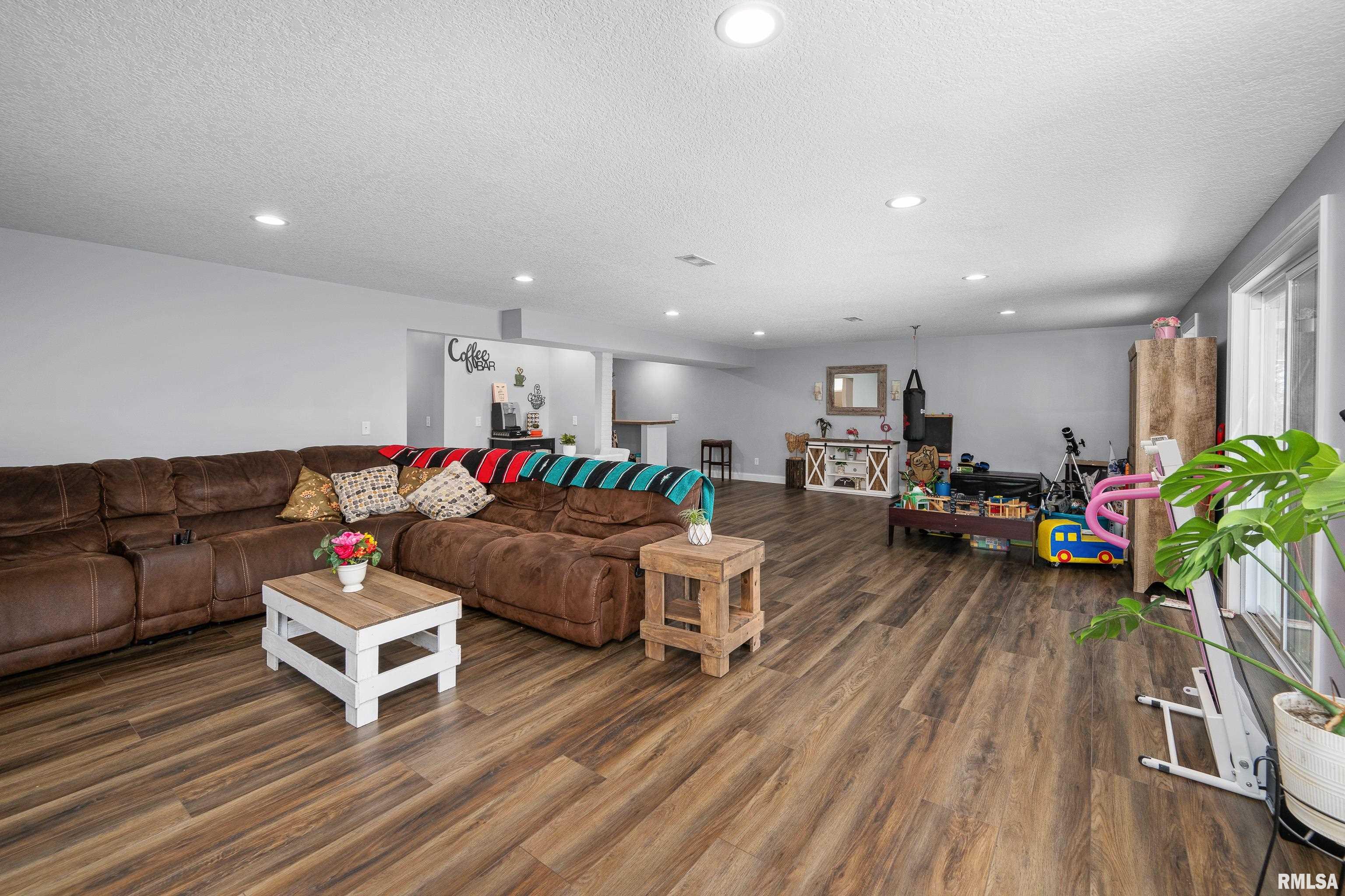 10027 115th Street West, Andalusia, Illinois image 37