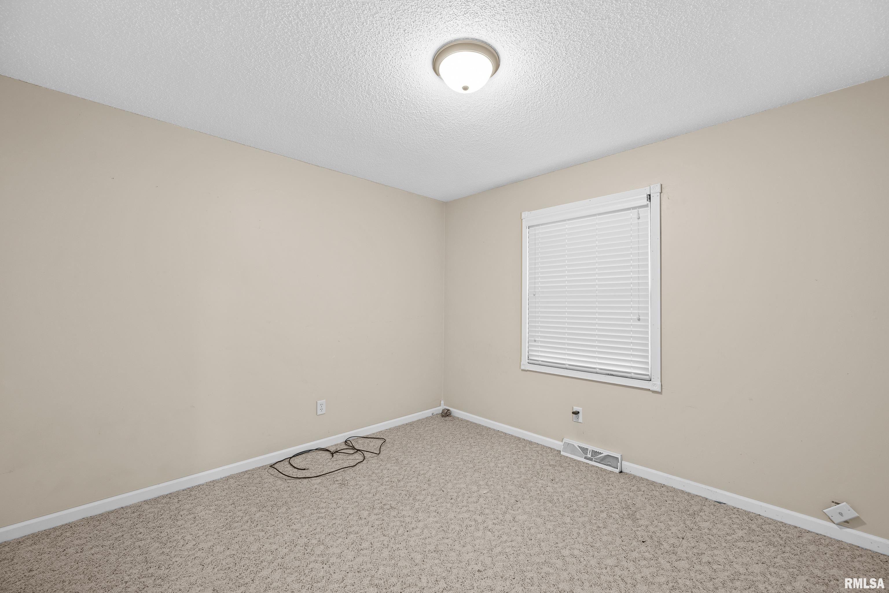 1005 Monticello Drive, Davenport, Iowa image 11