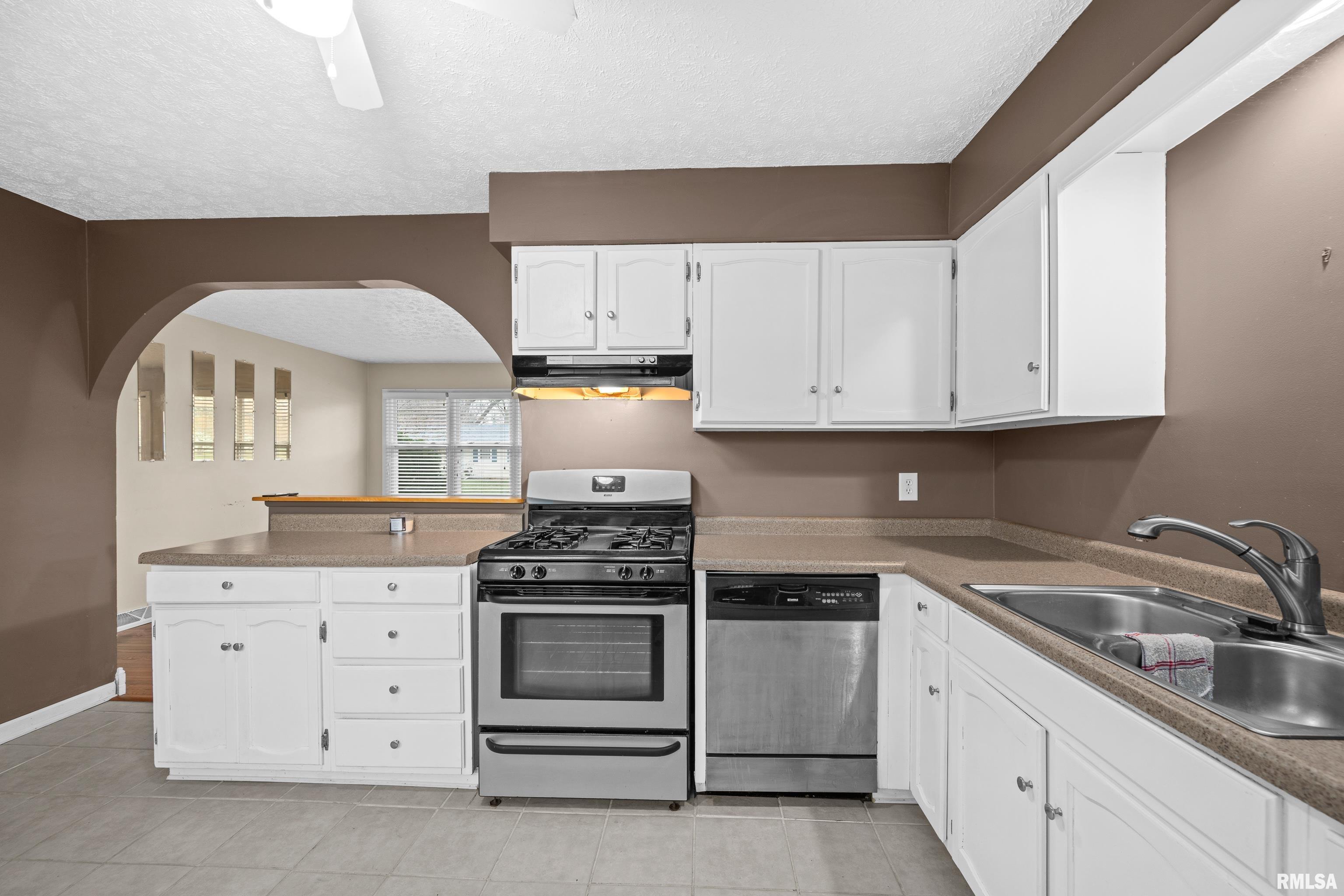 1005 Monticello Drive, Davenport, Iowa image 6