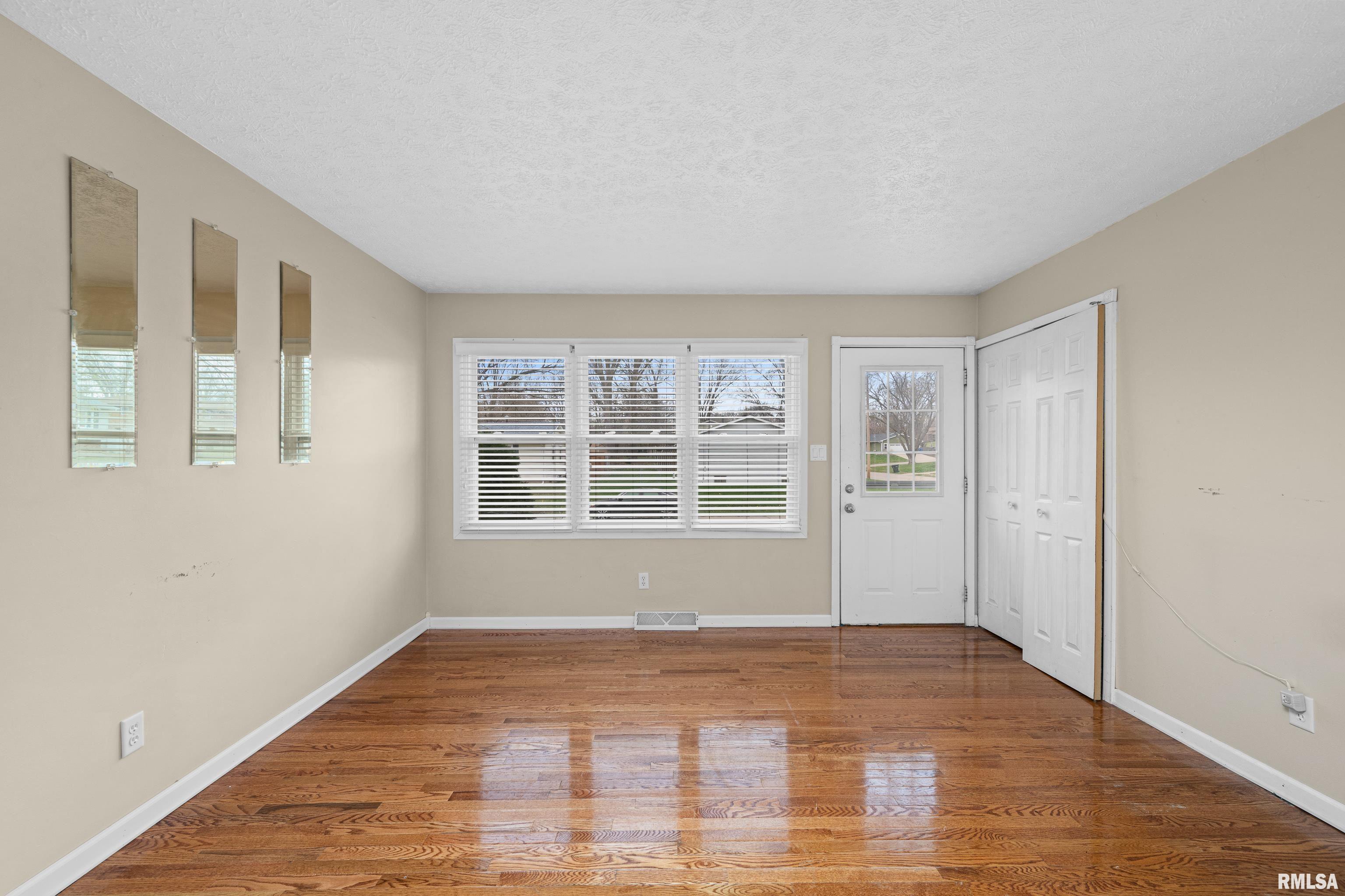 1005 Monticello Drive, Davenport, Iowa image 2