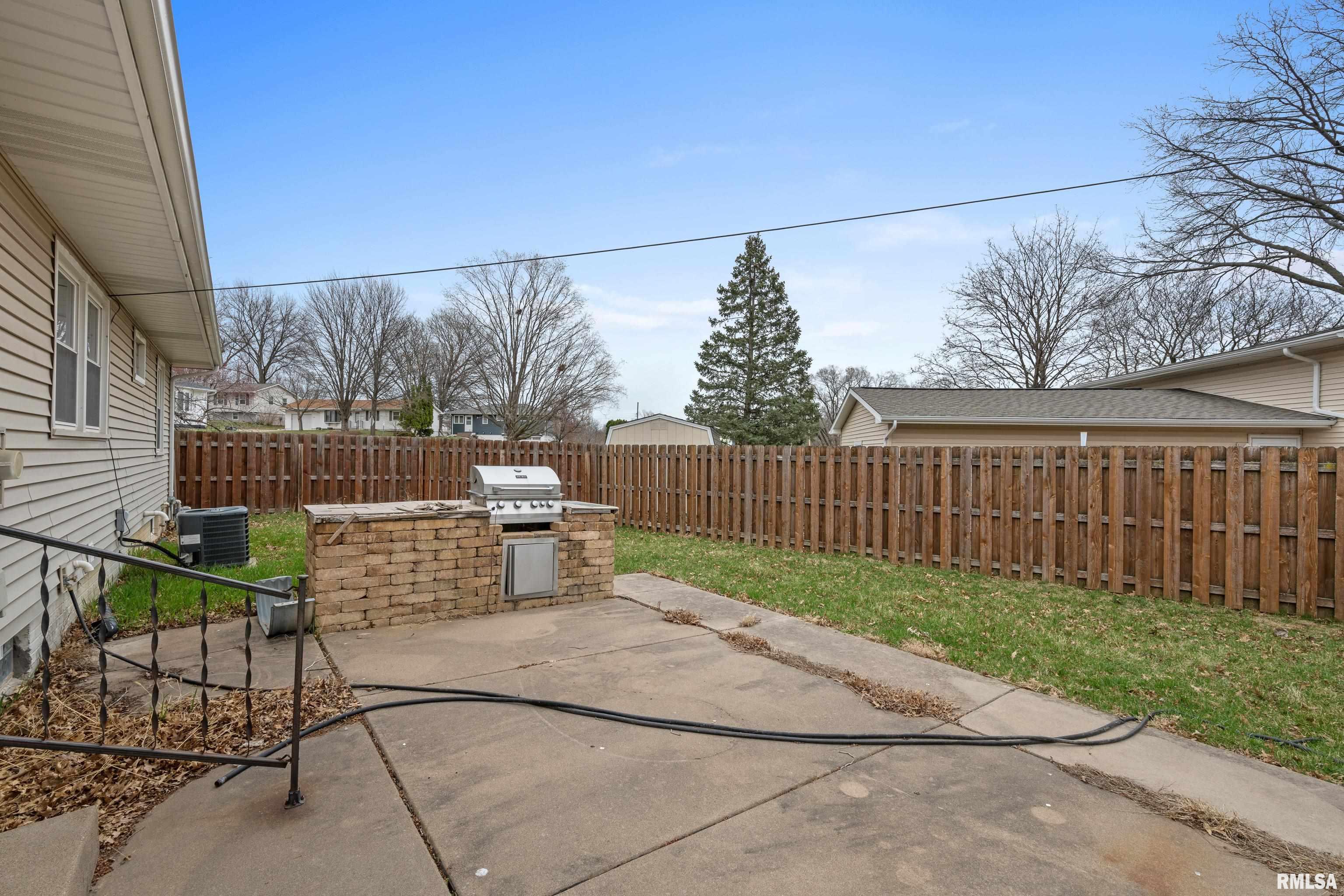 1005 Monticello Drive, Davenport, Iowa image 24