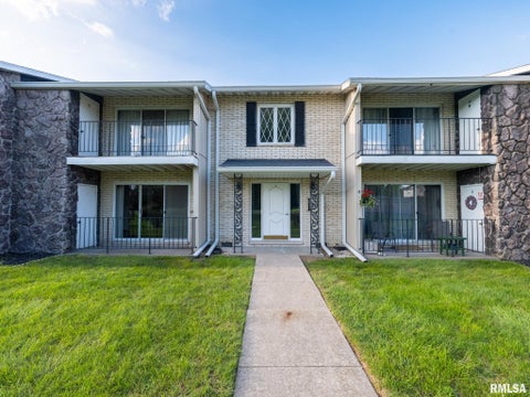 Condo For Sale - 1471 Valle Vista Boulevard #4<br/> Pekin, IL 61554