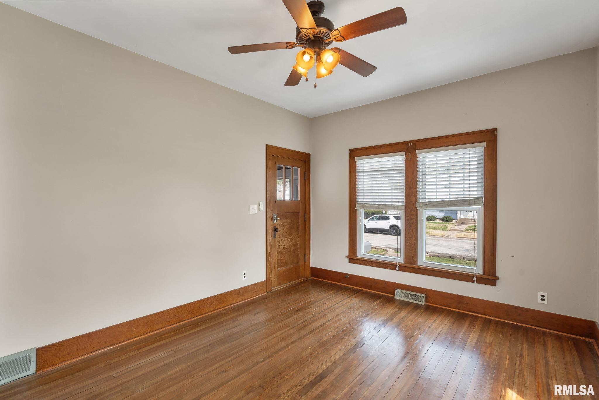3032 Grand Avenue, Davenport, Iowa image 8