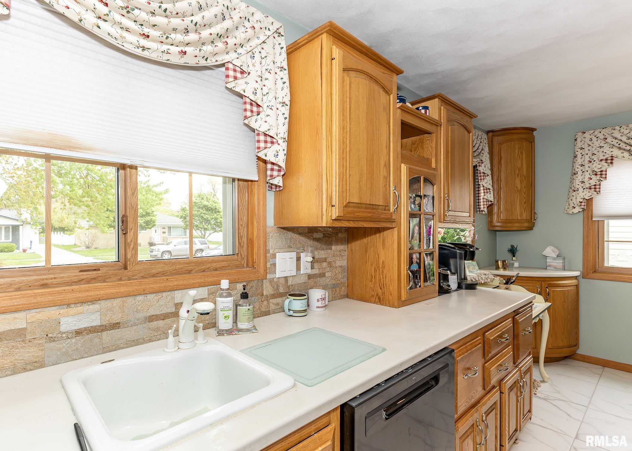 3515 36th Street, Moline, Illinois image 16